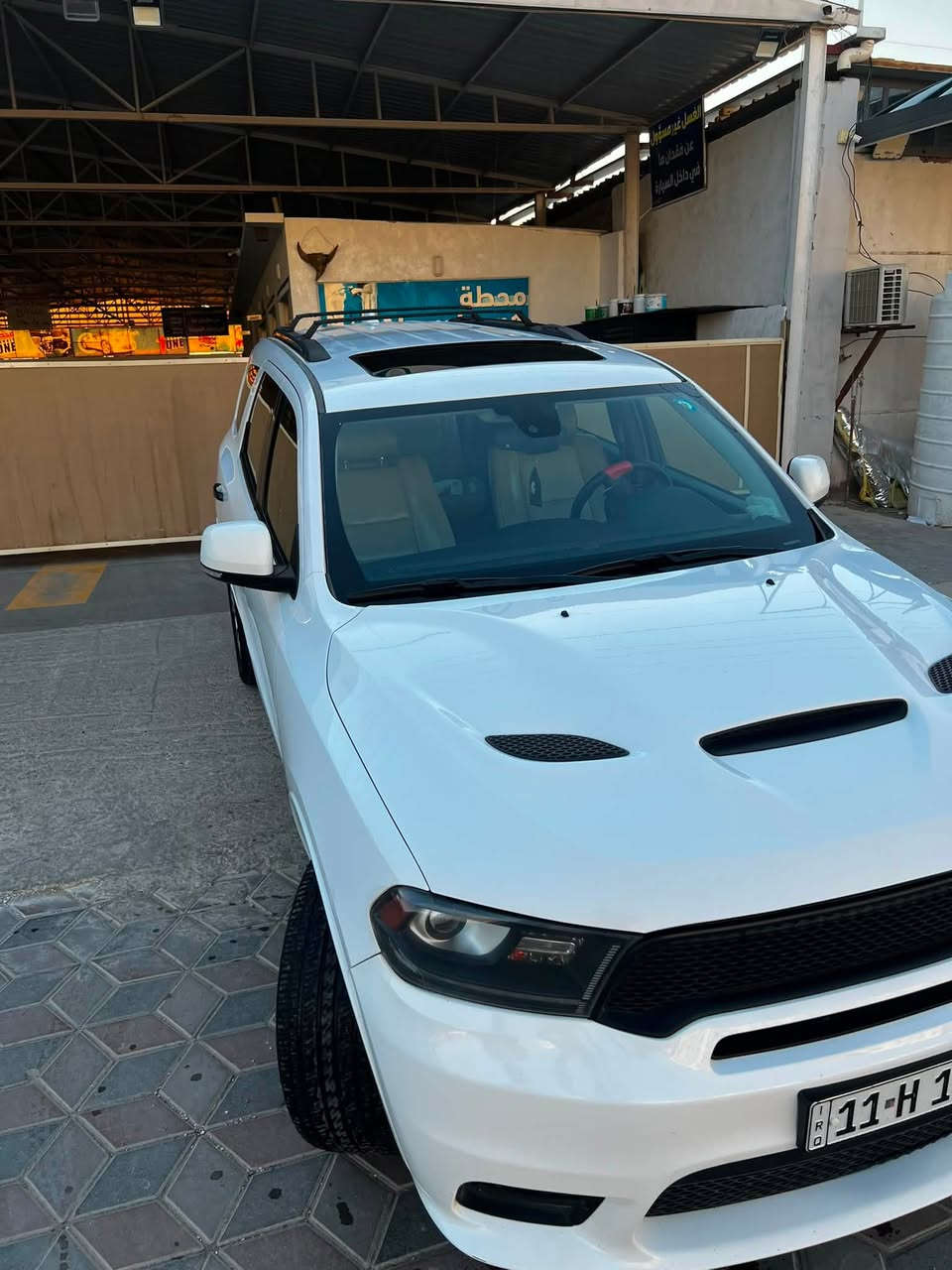دوج  دورنكو2020 GT بلاص فول مواصفات خليجية السيارة 
وكالة ليث العبيدي 

اللون ابيض
محرك v6.    3600
فتحة سقف
حساسات خلفية
اشاير بالمري 
كشن  داخل بيجي 
الابواب الامامية بصمة
نظام تثبيت السرعة التكيفي
نقطة عمياء
جنطة كهرباء
فتحة سلايد
اطفاء ذاتي
ستيرن تدفئة
تشغيل عن بعد
توقف ذاتي عند الرجوع 
‏parksense automatic braking
توقف ذاتي امامي
كشنات جلد كهرباء ترحيب وخزن
الكشنات الامامية تدفئة 
الكشنات الخلفية تدفئة
ستيرن كهربائي
وضعيتان قيادة
لايتات زنون عدسات جديدة
كامرة دوارة 
شاشة كبيرة
شاشات خلفية 
تبريد 3 قطع
ماشية 158 الف كيلو متر 
السيارة مكفولة ما عدا بارد باب العبري شبر واحد ما بيها قطرة صبغ السيارة
السعر 300 بيها مجال حگ الجيه 
رقم بغداد دولي  بأسمي ثاني يوم اداور
السيارة للبيع فقط بدون مراوس  
مكان السياره / الديوانية - العروبة 
للاستفسار الاتصال +واتساب ***********
