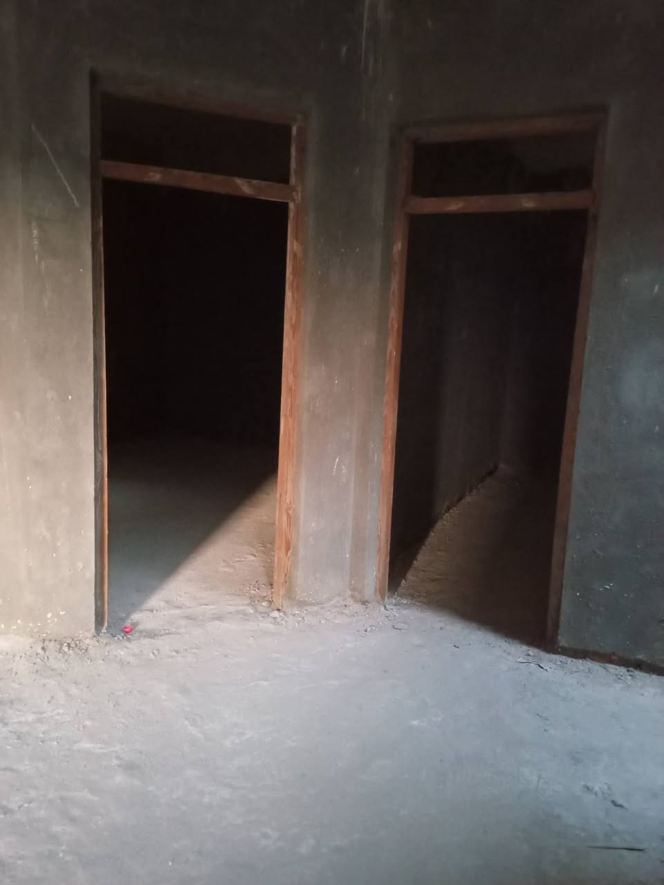 سلام عليكم
بيت للبيع 200م بناء حديث درجه اولى مطابخ حار بارد غرف ثنين صاله كبيره ستقبال جبير صحيات داخلية وخارجيه كراج  نقص البيت بيبان وسراميك من كلشي جاهز  وكلشي بصور  المكان  على الحولي مالت الاسكان الصناعي قريب على شارع العام تقريب 500متر  منطقة هدوء وخدمات الاستفسار ***********
