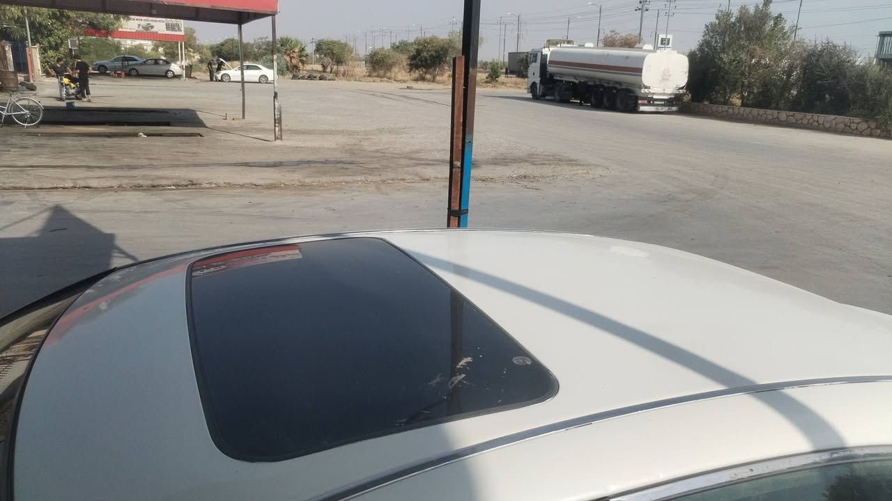 شايهنة ٢٠٠٥ براوة
سلايت
ئاوينة ئيشارات 
مةكينة ١٨٠
سعري ٣٩ گلا
شوين كلار
***********
