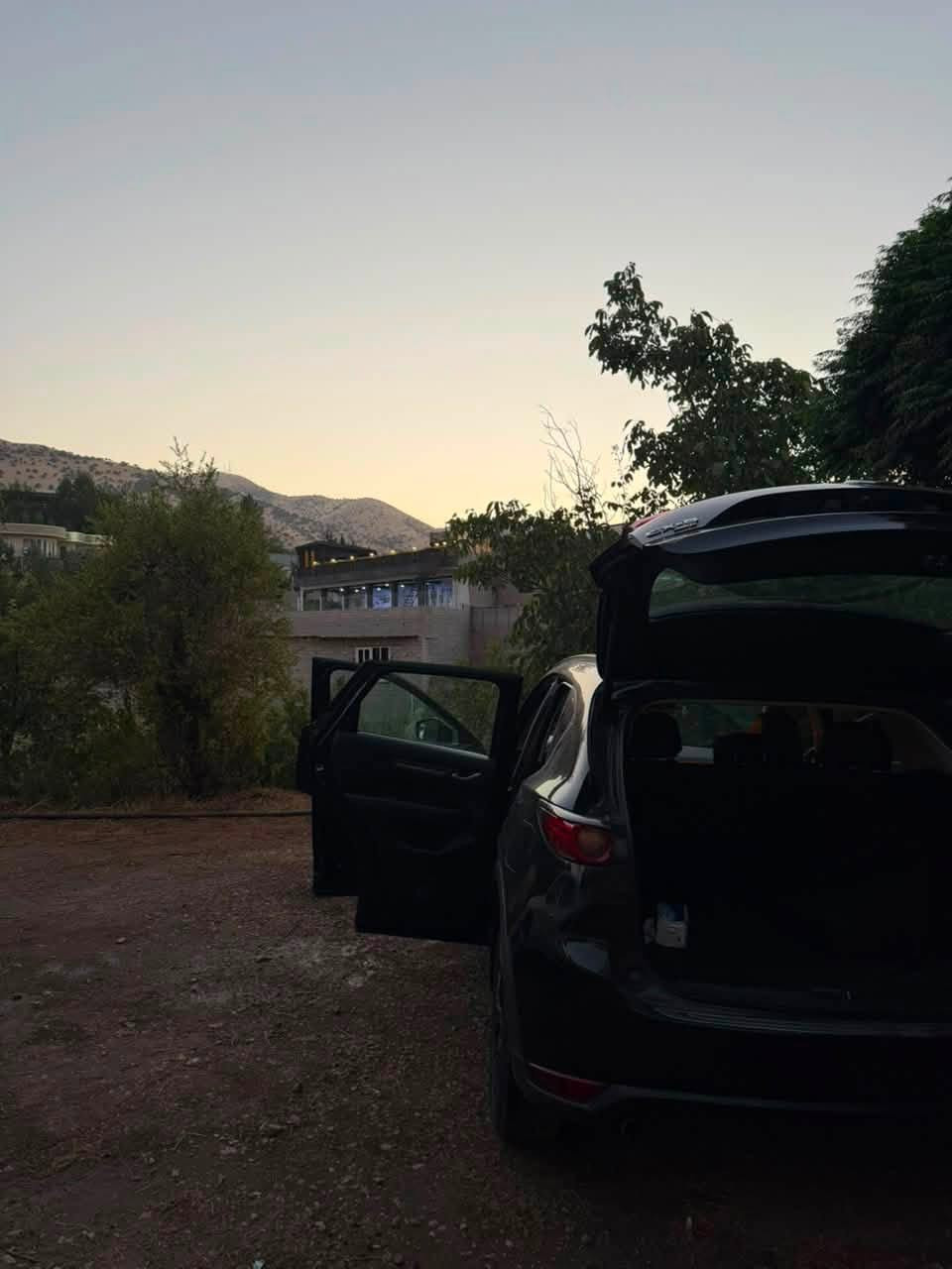 🚘 Mazda CX-5 2021 / مراوس
رقم سليمانيه ب اسمي 
عنوان ديالى بعقوبة التحرير 
بدون نقص /فول مواصفات للاخير 
• وارد أمريكي 🇺🇸
• المحرك: 2.5 لتر تيربو  250 حصان    Skyactiv-G
• گير أوتوماتيك
• دفع رباعي AWD
• ماشية تقريباً 70,000 كم قابل لزيادة 
• فول مواصفات
• رادار أمامي
• مثبت سرعة
• نظام المحافظة على المسار
•داتة شو
•صندوق كهربائي 
•بصمة تشغيل وبصمة ابواب وصندوق 
•4 تايرات جديدة. 
• Auto Hold
• كراسي كهربائية مع ذاكرة
• تبريد و تدفئة للمقاعد الاماميه 
•تدفئة مقاعد خلفية
•فتحة 
•سستم صوت Bose

• Apple CarPlay
• شاشة وتحكم 
• السيارة نظيفة جداً
• المحرك والگير بحالة ممتازة
****سعر السيارة 165**** وبيها مجال 
🔄 مطلوب مراوس
***********📞  التواصل. واتساب
