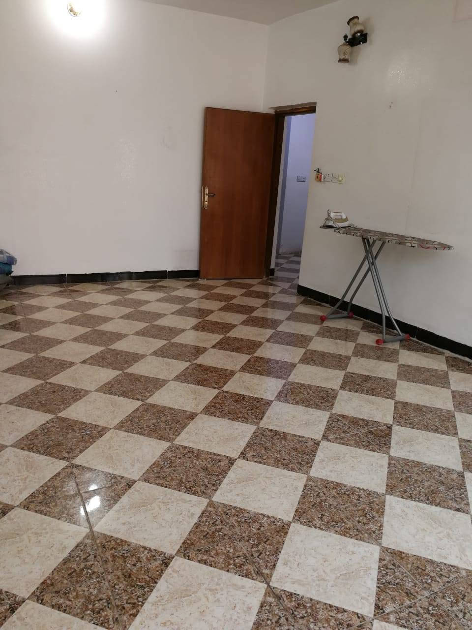 بستان ملك • ١٠٠م • ٤ غرف