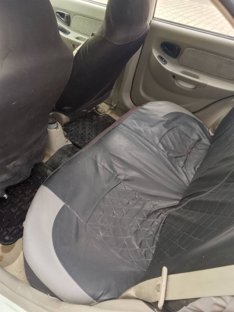 سلام عليكم عندي فيرنا ٢٠١٢ محتاج ابيعه سياره مكفول شواصي كيرتبريدمحرك سياره نظيفه سنويه جديده بسمي مكان بغدادالسعر٧٠بيه مجال الاتصال على رقم ***********
