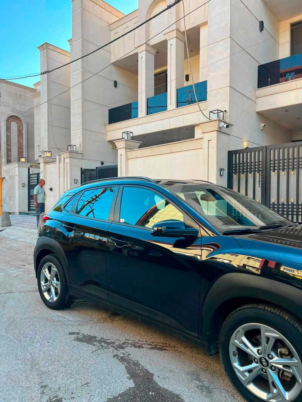 سلام عليكم 
كونا للبيع ٢٠٢٢
المكينة ٢٠٠٠ دوش (المرغوبة )
گير جديد AT
السيارة كلين بيها دعامية امامية فقط بدون ايرباك
فقط بارد على گد شبر بالباب الخلفي 
بصمة تشغيل بصمة أبواب تشغيل عن بعد 
شاشة كار بلاي كاميرا دوارة 
رادرات امامي خلفي + بالجوانب + اشاير بالمري 
فول تحكم استيرن 
٣انضمة قيادة 
نضام أطفاء بالازدحام تقليل صرف الوقود 
سيارة جديدة بدون نواقص رقم أربيل 
مكان السيارة بغداد 
*********** للأستفسار الأتصال على الرقم 
متوفر واتساب 
السعر ١٣٧وبيها مجال
