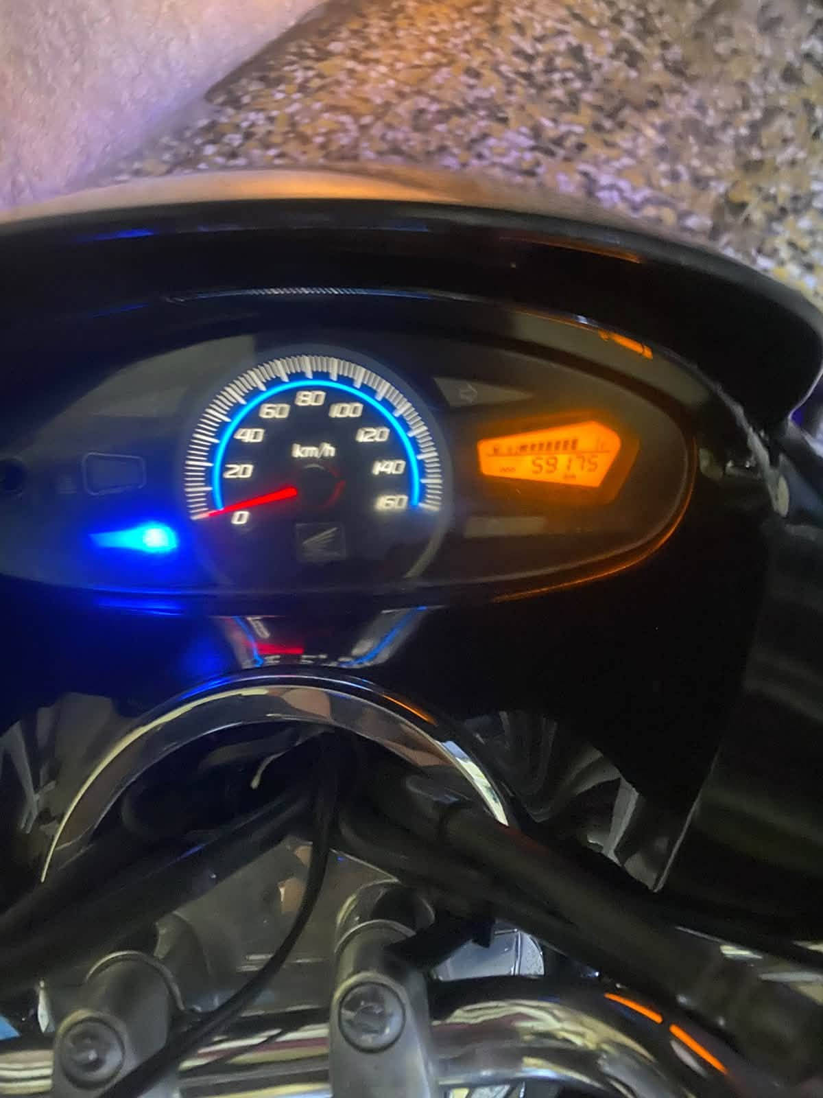 دراجه pcx جيل الاول ياباني دراجه بلاديه ومكفوله جاهزه على اخر حبايه مابيه نقص دراجه مال رمبه سعره ١٥٠٠ مليون و ٥٠٠ وبيه مجال
مكان العبيدي

‭***********‬

