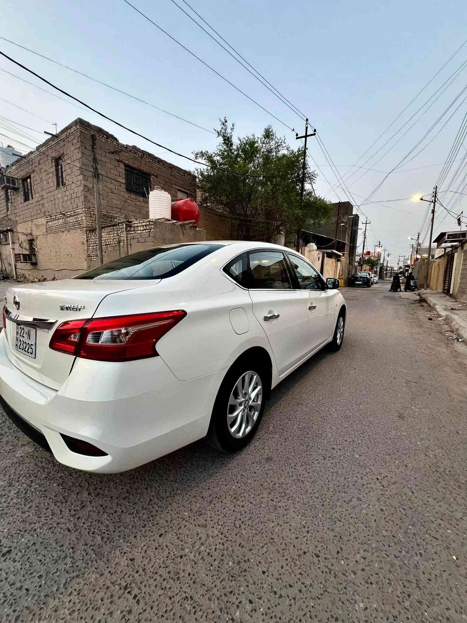 نيسان سنترى موديل ٢٥ 
فول مواصفات 
داخل بيجي
سياره زيرو ماشيه ٢٠٠٠ فقط
أربيل بسم شركه تحويل أو وكاله
كفاله عامه من كلشي من الرصعه والزلغ يعني كسر كارتون بعدها بحاله الوكاله
السعر ١٤٠
تلفون ***********
العنوان البصره الابله
