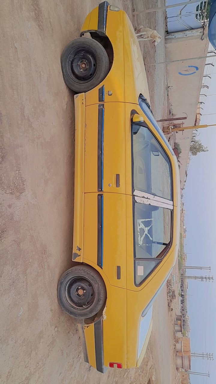 السلام عليكم.. سيارة بيجو
٤٠٥ موديل ٢٠١٣ 
رقمها واسط 
بيها خيط بخار 
سعر ١٥ ورقه وبيها مجال 
للتفاصيل الباقيه الاتصال على الرقم 
***********
