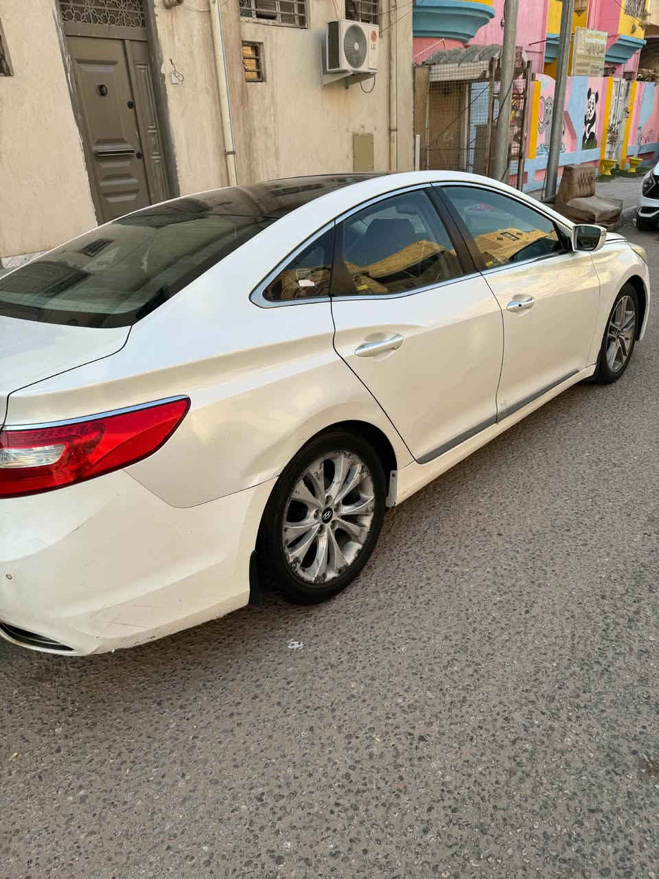 السلام عليكم  
ازيره خليجي موديل 2014 فول مواصفات ماشيه 97 الف كم 
محرك 2400 
مكفولة من الحادث
 بيه فقط بارد شويه وشبر صبغ السياره حلوه وجاهزه 
السعر 105 وبيه مجال 
رقم اربيل عندي بيه وكاله السنوية ساقطة من سنة 2017 
مكانه كربلاء السعدية قرب فندق القريشي
للاستفسار ***********

