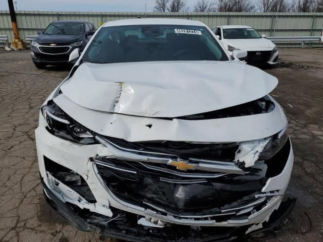 السلام عليكم
ماليبو مديل 2023 LT 
حادثها مثل مومضوح بالصور 
السيارة جدا نظيفه و ماشيه 36000 الف فقط
و سعرها 135 للإستفسار الاتصال على ***********
