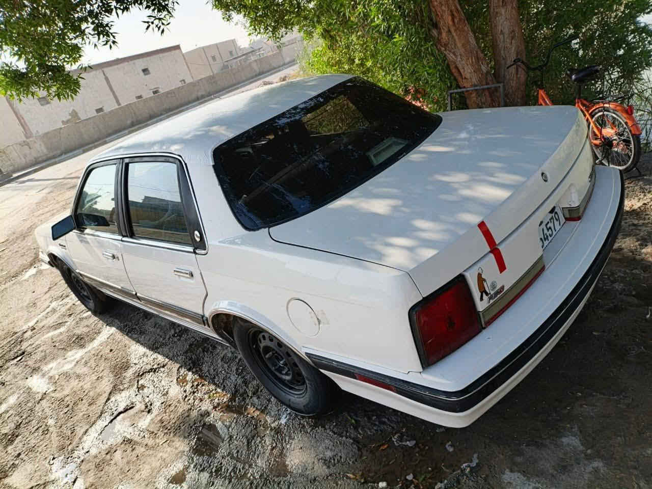 اولدز للبيع موديل 90 
رقم بغداد دولي باسمي سنويه ستوها سقطت
مابيها ضربه ولا خياس حتى مامصبوغه عل بلاد 
كشرها حلو 
مكينه وكير شرط تخم تاير حداديه بيها ملاحضات 
سنتر لوك داخلها نضيف 
سعره 28 بيها مجال لشراي 
مكاني سماوه قضاء الرميثه 
***********

