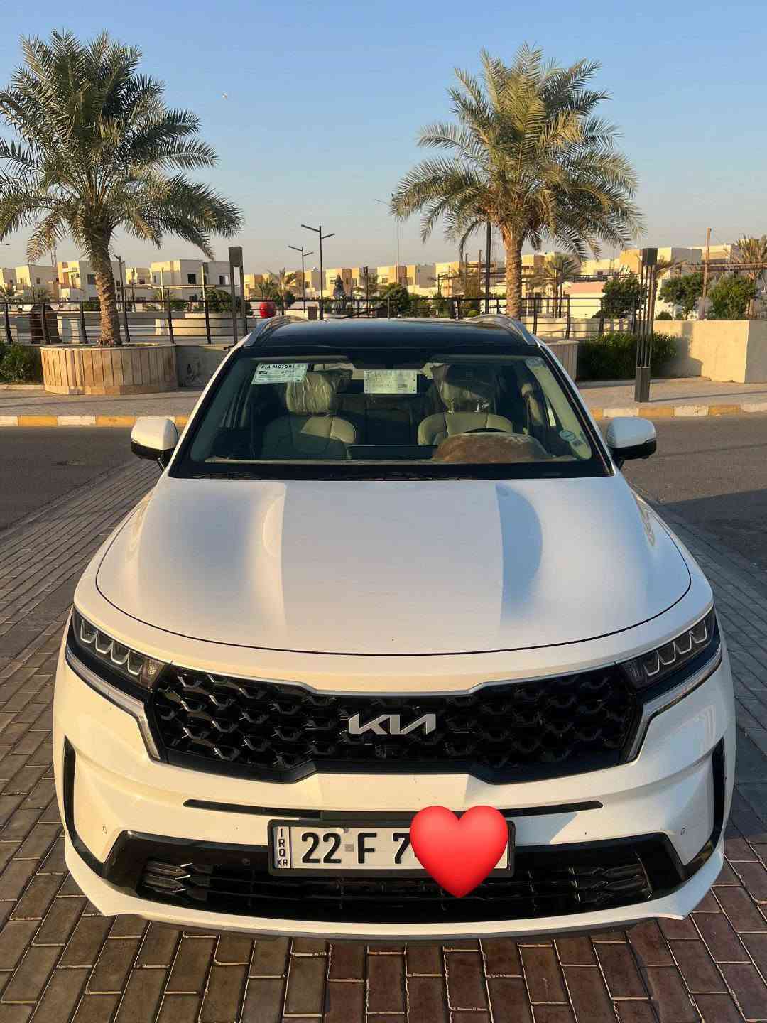 للبيع سورنتو 2022
مواصفات فول
1- بانرامه 
2- اربع كامرات 
3- اربع وضعيات قياده ايكو نورمال سبورت سمارت 
4- كشن كهرباء
5- شاشة دجتال 
6- سبعة راكب 
محرك 4 سلندر 
وباقي المواصفات المعروفة 
سيارة كفالة عامة 
سعر السياره 240 وبي مجال 
رقم الهاتف ***********
