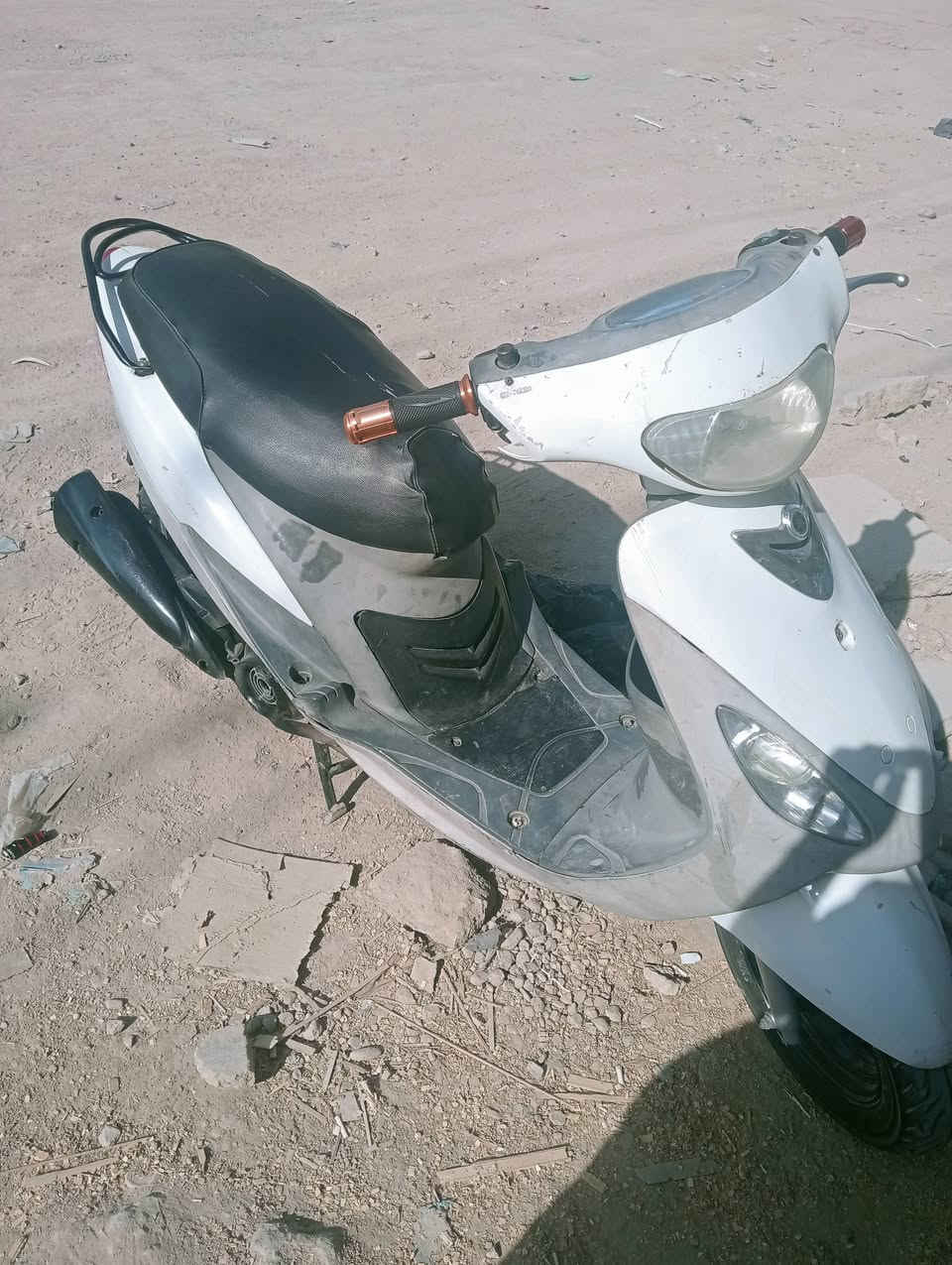 دراجه ماكس قجمه مكينه ناعمه مفتوحه دبلات تايرات كله جديد كهربائية كلهه شغاله سلف هندر مكينه 49 او 55 ما اعرف قضاء المدينه منطقة حي الشهداء *********** وتساب  سعر 550 وبيه مجال حك الجيه
