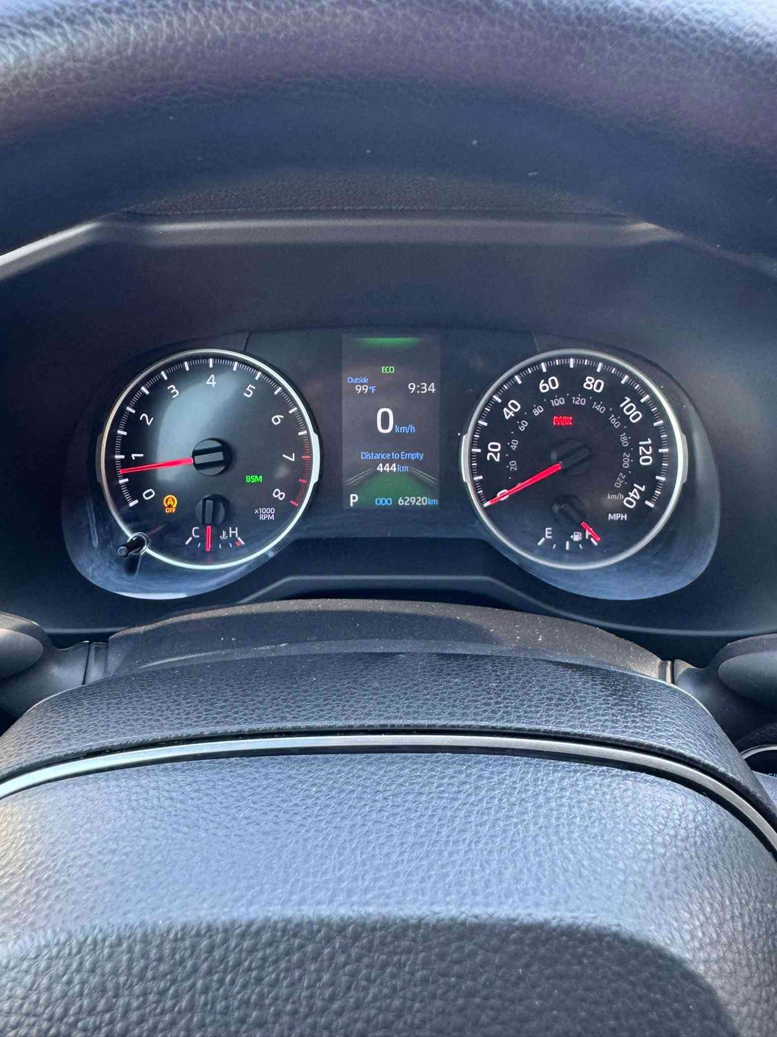 سلام عليكم سيارة RAV4موديل 2022ضربتهة بس جامرلخ امامي سايق فئة XLEسيارة نضيفة مال بيت السعر 225وبيهة مجال مكان سيارة كركوك تفاصيل اكثر اتصل ***********
