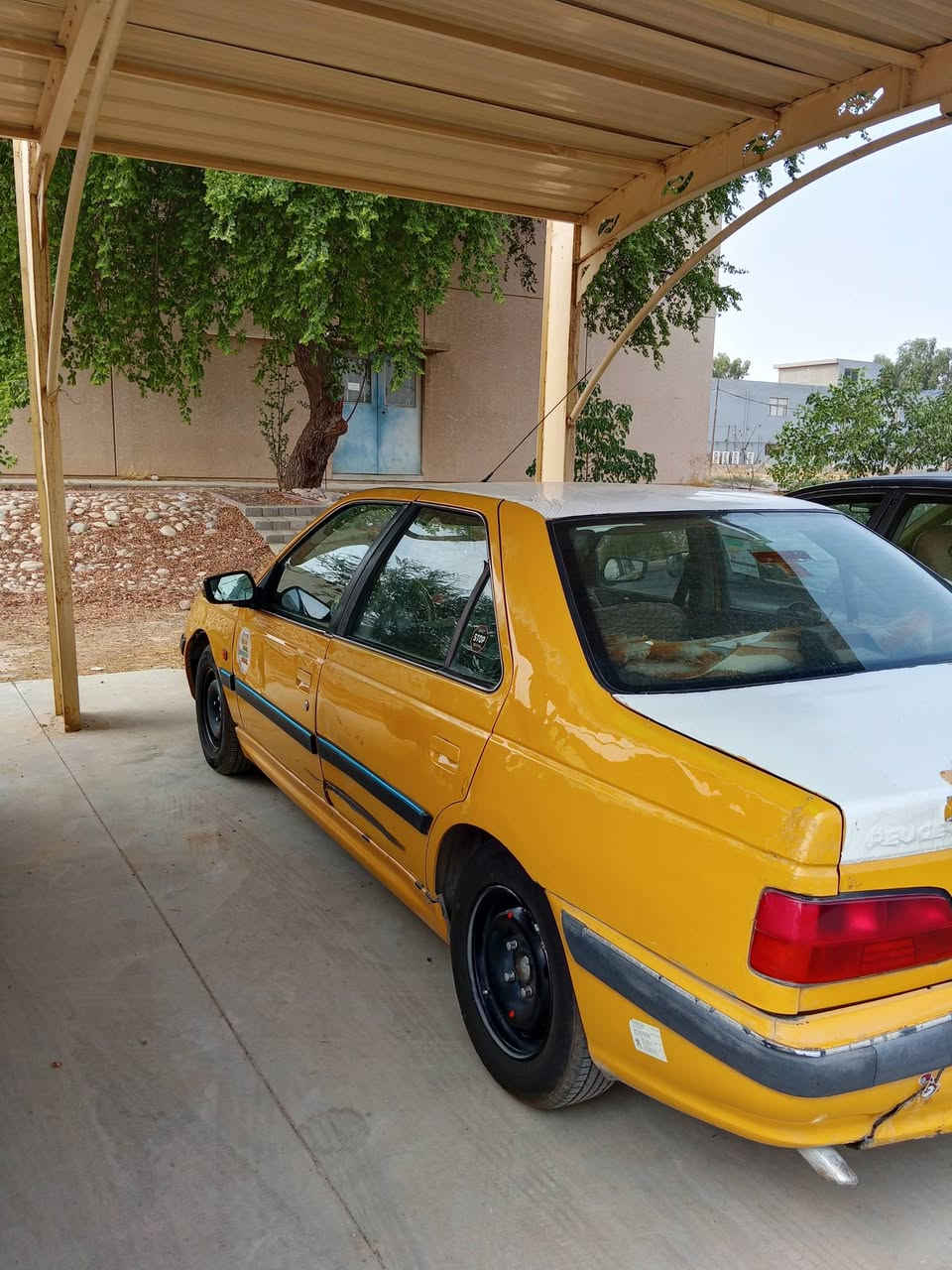 باص ايراني • موديل ٢٠١٣ • رقم بغداد