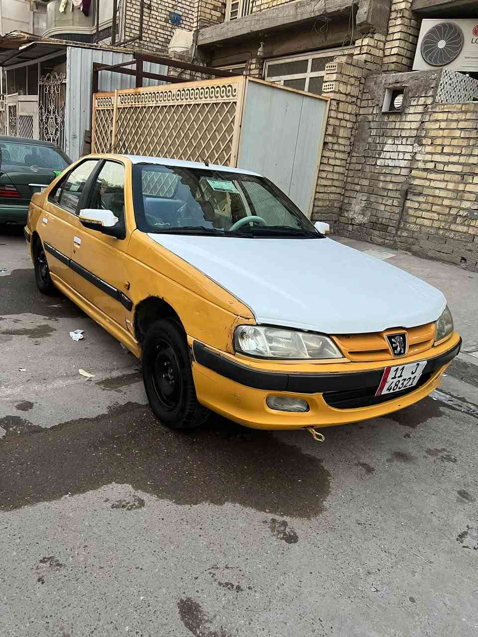 سلام عليكم
بيجو بارص مديل ١٥للبيع او مراوس 
مكينه وكير فرنسي 
وبيها منضومه مال غاز تبريد شغال ماناقصها كلشي سياره جاهزه من كلشي كهربائيات كامله بيها بارد جاملغ وبنيد مبدل وهلالات مصلحه استفسار  رقم ***********
