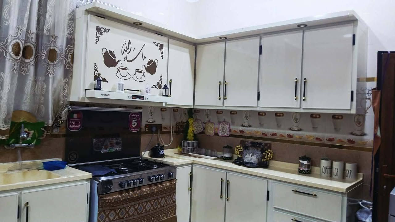 🏠 دار طابو صرف للبيع – الرمادي 
📐 المساحة: 200 متر
📏 الواجهة: 10 متر × نزال 20 متر
📍 الموقع: الرمادي، تبعد حوالي 5 كيلو، شارع 10 وقريبة من شارع 100
🏗️ البناء: فول درجة أولى، بناء سنة 2024
📜 السند: سند طابو
💧 الخدمات: صرف خدمي
📍 قرب: أركان طرموز

🛋️ الدار تُباع مع الأثاث بالكامل وتشمل:

- 6 سبالت
- 3 سبالت طنّين ونصف
- 3 سبالت 3 طن
- برادات
- قنفات
- غرفة نوم صاج جديدة
- كاونترات جديدة
- الأثاث بالكامل
- بيت فول وبمواصفات ممتازة

💰 السعر: 185 مليون قابل للتفاوض البسيط

📞 للاستفسار اكثر مراسله الصفحة او والتواصل مع صاحب الدار مباشرة 👇 
***********
