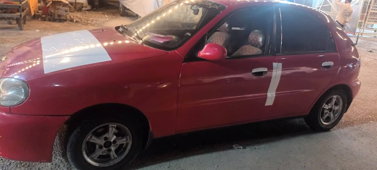 دايو لانوس موديل ٢٠٠٠ مكفوله من كير مكينة وتبريد وتخم تايرو دواخل ابلاديه وسنويه صاقطه سنه واحده سعر ٢٨ المكان شهداء البياع شارع المضخة الاول *********** * ***********
