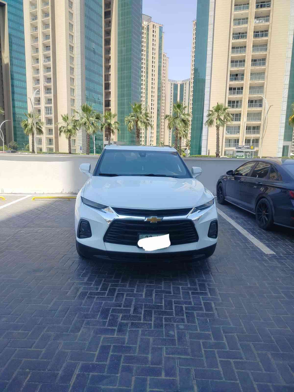 السلام عليكم 
شوفرليت بلايزر  2020 محرك V6//3600
ضرر جاملق السايق ونصف باب سائق صبغ 
وجاملق الورة السايق بارد فقط  وبيهة مكانات صغار ضربة حصوة وباب السكن بي رصعة بصيطة الباقي كفالة وسونار موجود بلمنشور 
مواصفات LT3 فول بنوراما كشنات جلد خمس بصمات جنطة كهرباء بصمة وتشغيل عن بعد خمس مودات قيادة سبورت ونورمال وفورويل //رقم اربيل انكليزي بسمي شرط التحويل مكان السيارة اربيل اي استفسار تواصل مع *********** أربيل, العراق

نص مكتوب في الصور:
- 2 / 12 BidCars