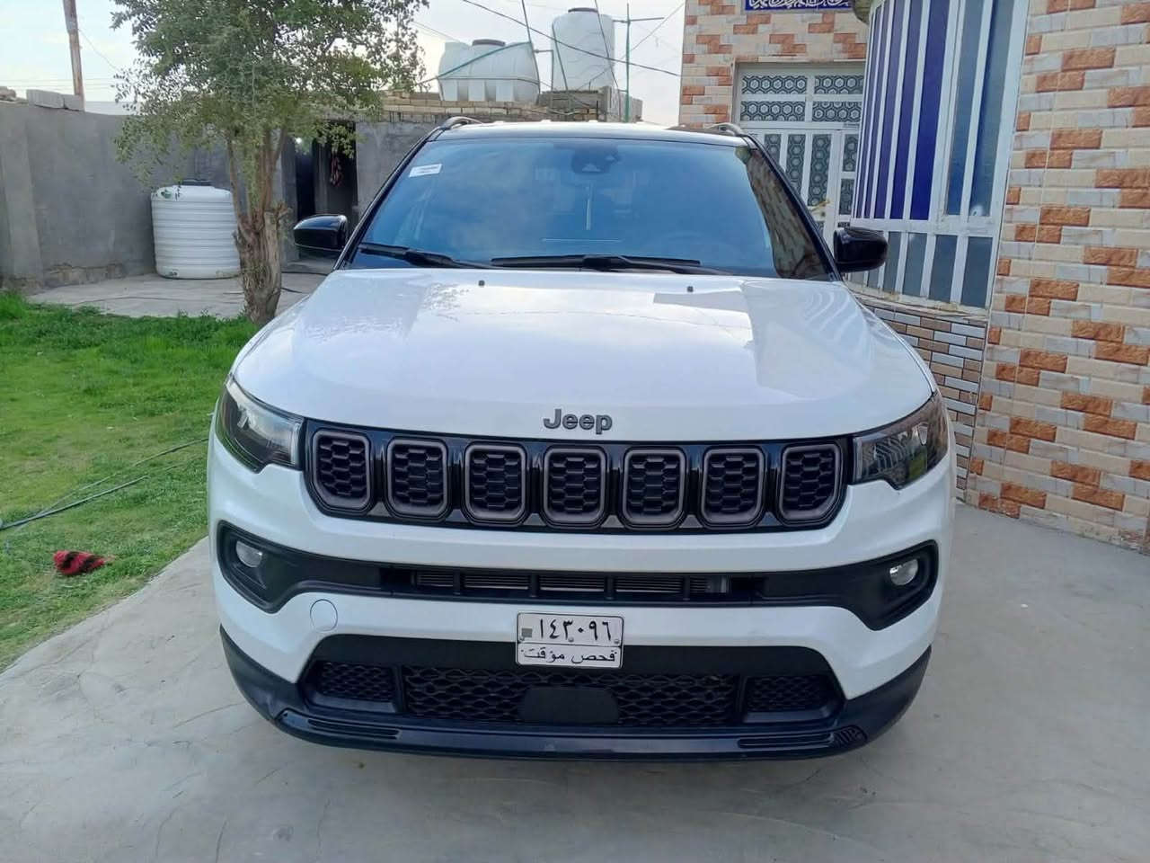 جيب كومباس 2024 JEEP COMPASS

سلام عليكم

الحلوة للبيع 

جيب كومباس 2024  

سيارة دخول جديد منفيس (فحص مؤقت) بسمي 

بدون رقم 

سيارة جديدة لوك ماشيه 14000 اخت زيرو  

سيارة فول مواصفات وجديدة وبالعافيه للي تكون من نصيبة 
المواصفات 
▪️ الفئة: Limited فل كامل

▪️ المحرك: 2.0 تيربو 4 سلندر بقوة عالية واقتصاد بالوقود

▪️ ناقل حركة أوتوماتيك 8 سرعات + دفع رباعي AWD

▪️ اللون: أبيض × أسود (تو كلر)

▪️ لايتات LED أمامية وخلفية + LED نهاري

▪️ داخلية جلد فاخرة مع تطريز مميز

▪️ مقاعد كهرباء مع تدفئة

▪️ شاشة وسطية كبيرة + Apple CarPlay + Android Auto

▪️ شاشة عدادات ديجتل كاملة

▪️ كاميرا خلفية 

 + نقاط عمياء

▪️ مثبت سرعة + تحكم ستيرن متعدد

▪️ دخول ذكي وتشغيل بصمة

▪️ مكيف أوتوماتيك دجتل مزدوج

▪️ نظام مانع انزلاق + ثبات إلكتروني + وسائد هوائية متعددة

▪️ ممشى قليل جداً وحالة وكالة 
والله العظيم سياره مال جناي والي ياخذه  يترحملي

حادثه بسيط جداً مرفق وياهه السونار

💰 السعر مناسب وقابل للتفاوض للجادين 

عنوان بابل 
للا تصال : ***********
       اسيا : ***********
