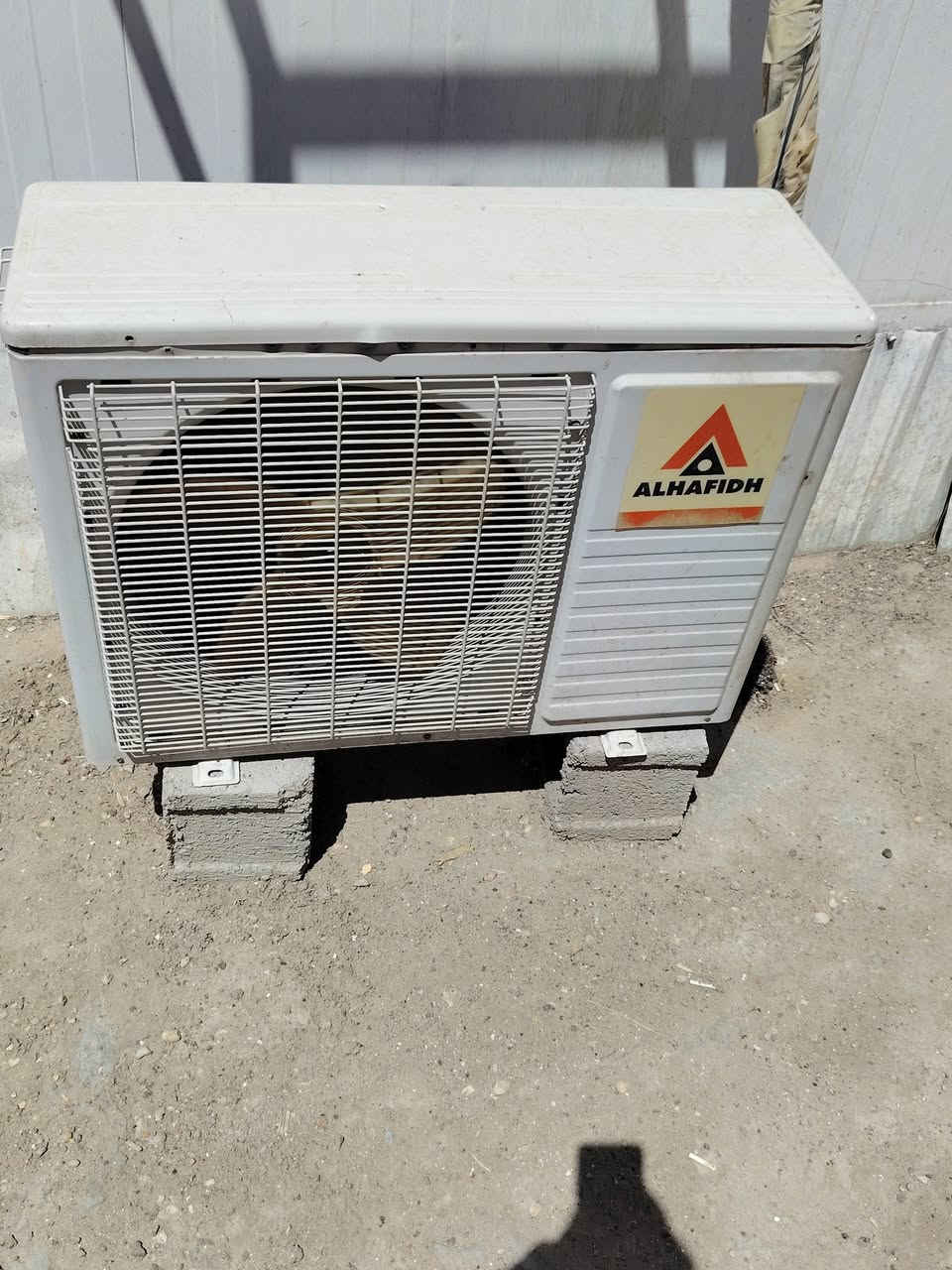 سلام عليكم سبلت لبيع
الحافض كلش نضيف بس منقص غاز ما مليك من لبواري طلع غاز وضبيناهن
***********
