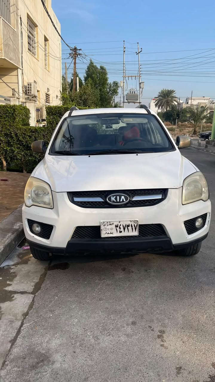 بسم الله الرحمن الرحيم
سبورتج ٢٠٠٩ خليجي 
بعدها على وضع الشركة ماشية ٧١ الف كيلو فقط حقيقي شرط الفحص 
سياره مال بيت من ٢٠١٥ ولحد هسه
السونار ويا الصور
كير محرك كفالة 
سياره جداً نظيفة 
مكانها بغداد حي الجامعة 
السعر ١٣٧ ورقة وبيها مجال 
للاستفسار ***********
