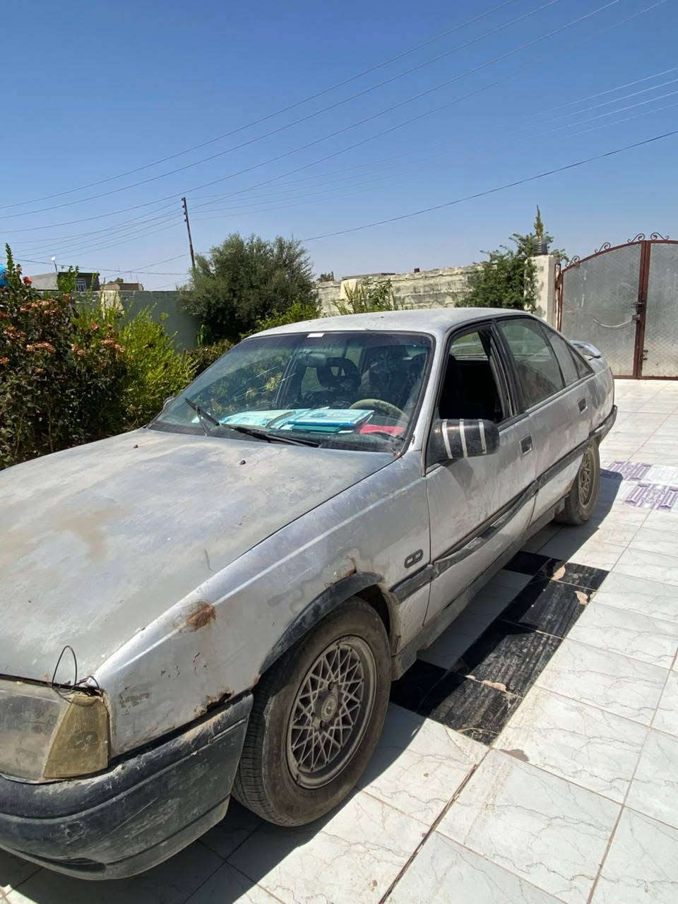 سياره اوبل موديل ٨٨ رقم انكليزي السياره شغاله لكن بيها خياس السنويه لل٢٨ وباسمي رقم نلفوني *********** الي يحب يشتري يسقط يراوس يتصل بيه
