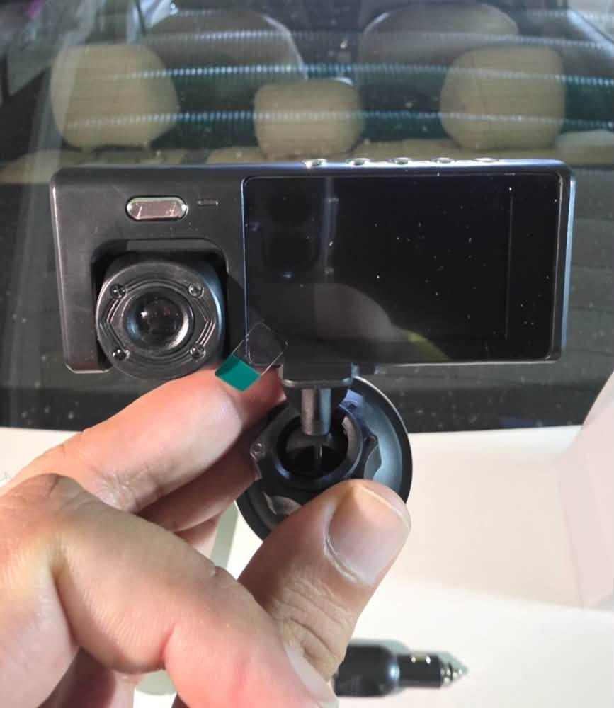 داش كام بسعر 25 ألف والتوصيل مجاني 
إي استفسار خاص

نص مكتوب في الصور:
- X01-2CAM 2camera 1*1080P Dual Dash Cam NO WIFI 1*Car charger 1*Rear Camera 1*Manual USER MANUAL
- 2 Camera (No Rear Camera) WIFI DVR x 1 Charge x 1 User Manual User Manual x 1
- Insde 1080P
- Day and night shooting effect
- Day shot
- Rain shot
- Night shot
- Haze weather