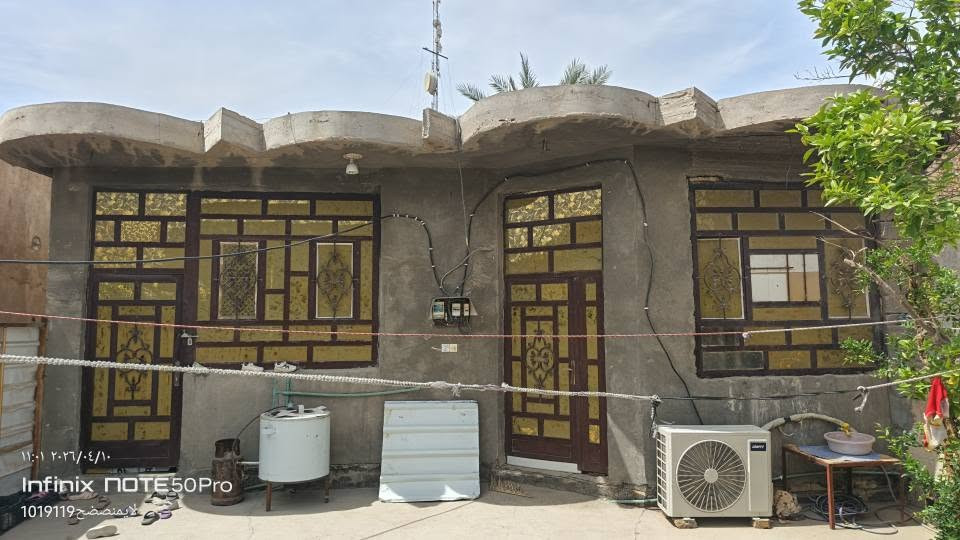 قطعه ارض  زراعي 25 تحتوي على داريين بناء قديم مساحه 550متر 23.5 ×23.5  موقع محيزم شارع 100قرب مدرسه بابل شارع تبليط عرض 10متر *********** حلة, بابل

