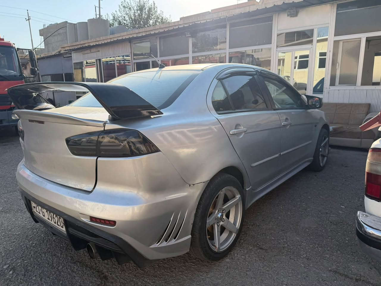 ميتسوبيشي لانسر قرش للبيع 🚘
 الموديل: 2008
 السنوية: مجددة لغاية 2030 (بإسمي)
 المكانيك: سرويس كامل، كل السوائل متبدلة والسيارة ما تحتاج أي مصروف.
 التايرات: تايراتها جديدة.
 الكماليات والجوانكاريا: كماليات كاملة، داخلها وخارجها بضاعة نظيفة وحلوة.
 الصبغ: مصبوغة كامل على وداد الكالح (تكلح لون)، وبشرط البدي واللغود مكبوسة أصل ومابيها أي ضربة.
سيارة كلش نثية وتوب، ما تحتاج فلس واحد وجاهزة للفرة.
📍 المكان: السليمانية
💰 السعر: 79 ورقة (وبيها مجال)
📞 رقم الهاتف: [***********]
