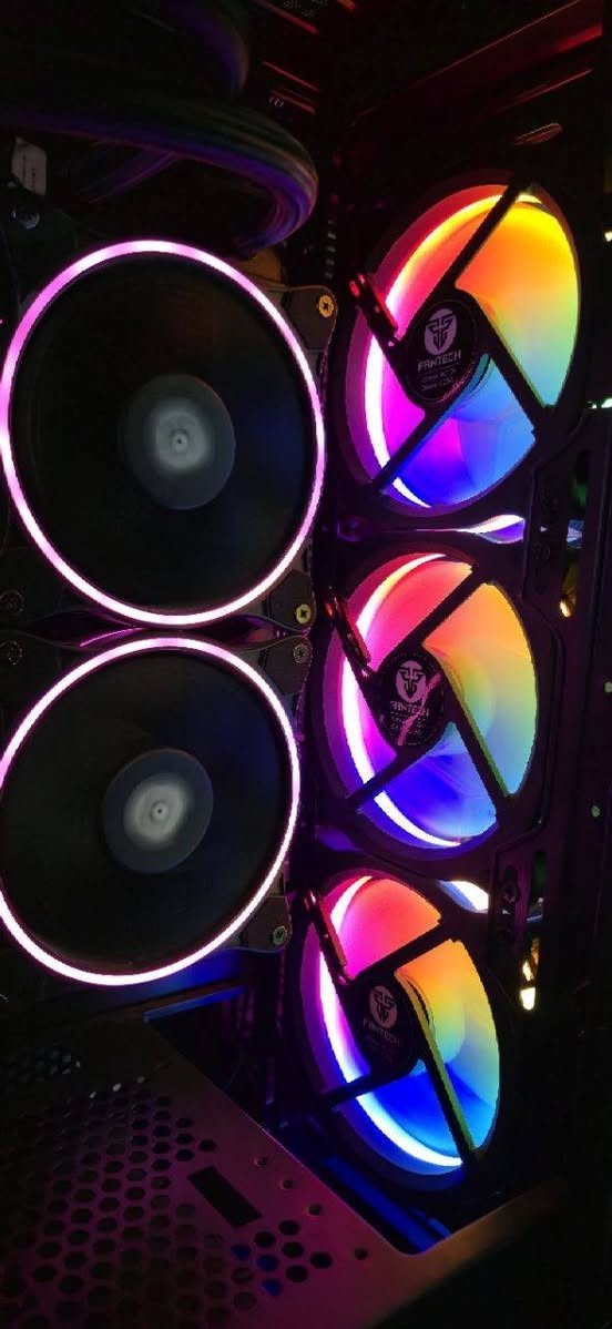 #PC_GAMING_2K
السلام عليكم 
تجميعة كاملة للبيع 
_
CPU/ CI5 14 400F

M.B/ B760 M MSI

GPU/ 4060  8GB GIGABITE X2

RAM/ 32 GB DDR4 (16×2)  3200

M.2/ 1TB

SSD/512 GB

PSU/ 650 W

COOLER/ 240 ML

CACE/ 4 FAN +2

التجميعه نضيفة كلش وكراتين القطع موجوده.
_

الشاشة BLACK  WOLF
2K

165 HZ

32 IN

IPS
_

UPS ONLIN 1KV 

استخدام متواصل تقريبا 15 يوم كارتون وضمان موجود 

_

كيبورد + ماوس + ماوس باد + هيدست + ميز 
كلهه براندات مثل مموضح بالصور كله جديد  وكراتين موجوده 

_
التجميعة مواصفات عالية تشغل كل الالعاب على 2K 

 كاملة يصير سعرهه 12ورقة بس يعني مليون و860 الف بس وبينه مجال بسيط للشراي والفرمته عليه

للاستفسار *********** واتساب
