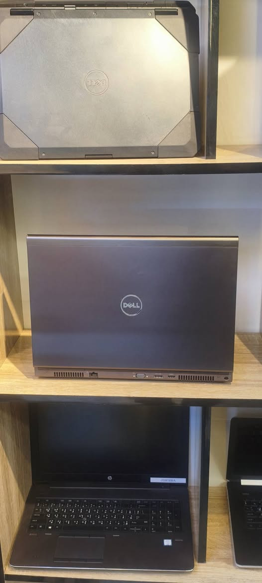 سلام عليكم 
حاسبات قاعة للبيع 
نوع الحاسبات لابتوب من نوع dell و hp 
10 قطع 
مواصفات 
Cpu ci7 جيل رابع 
Gpu 2 Gb nvidia qwadro *7
Gpu 4 Gb nvidia qwadro *3
Ram 8 Gb ddr3 
Hard 256 ssd 
Scren size 15.6 كم قطعة حجم 17
مع شاشات حجم 24 
60 hz نوع dell و hp و lenovo 
10 قطع 
الي يريد يتواصل وياية *********** واتساب
