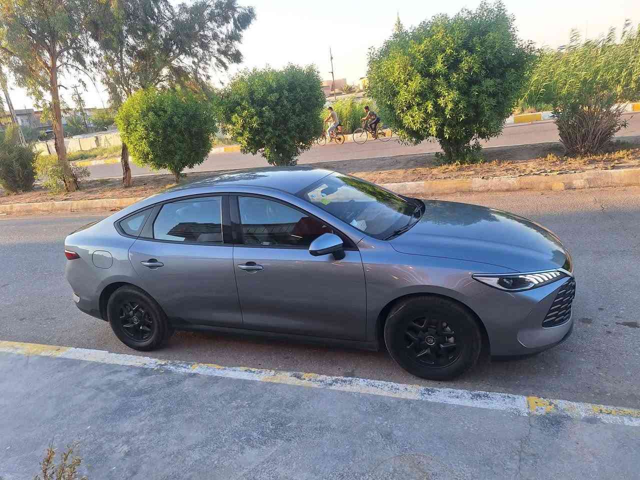 للبيع بي واي دي
كن بلس رصاصي مكفولة ب اسمي رقم بغداد
 ماشية ٤١ الف مجموع
السعر 15 الف بيه مجل بصيط 
 واتساب ***********
