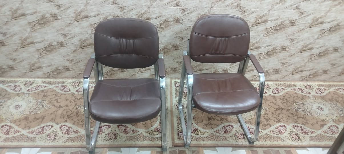 السلام عليكم
عندي  كراسي وميوزه  وصلن تصفية مخازن وبيهن عرض خاص للطلاب والمكاتب الاستفسار التواصل واتساب او على الخاص ***********
