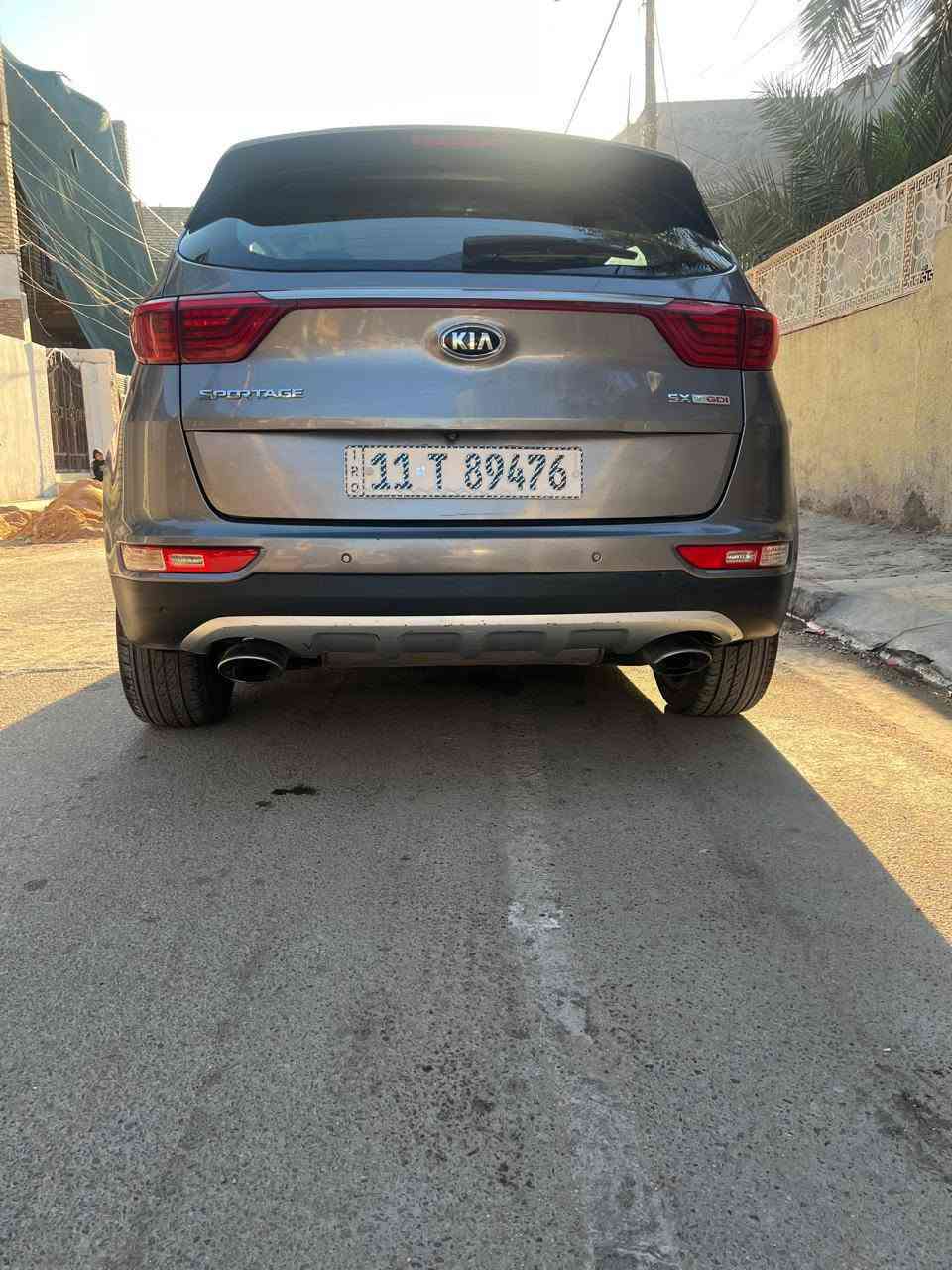 سلام عليكم 
كيا سبورتج وارد امريكي

موديل 2017 SX TGDi  اعلى فئه بالسبورتج

حادثه  سطحي صور ضرر موجود ورقم شاصي 

ماشية ٩٧ الف ميل

محرك تيربو ٢٠٠٠

مواصفاته 

١- كشنات تدفأه تبريد 
٢- استيرآ تدفأه 
٣- كامره دواره مع حساسات 
٤- شاشه كبيره 
٥- تحكمات مع شفتات ستير آ
٦- ليتات زنون مع  دوران الاستيرآ
 ٧-جنطه كهرباء 
٨- إشاره ترحيب 
٩- تدعم ٣ انظمه صرف وقود 
١٠- تشغيل بصمه مع بيبان مع جنطه 
١١- تبريد قطعتين 
١٢- بنوراما
مكان السيارة  بغداد جميله
***********
السعر ١٣٧ومجال
