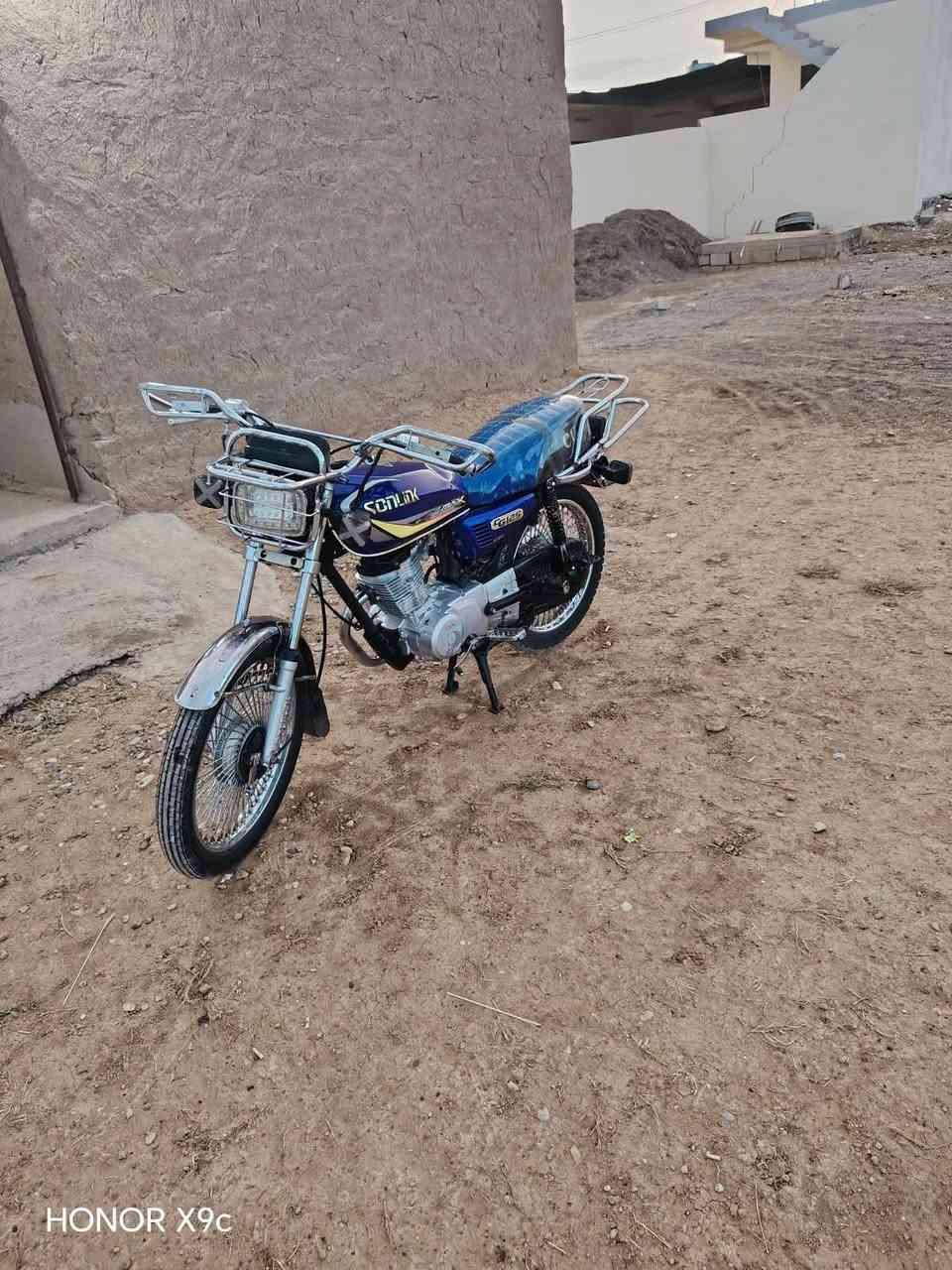 السلام عليكم موطور تايجر للبيع مفتوح مبدل بستن وايرمنية كلها شقالا السعر 500وبي مجال بصيط المو شراي لا يرسلني رجان التواصل خاص

نص مكتوب في الصور:
- HONOR X9c