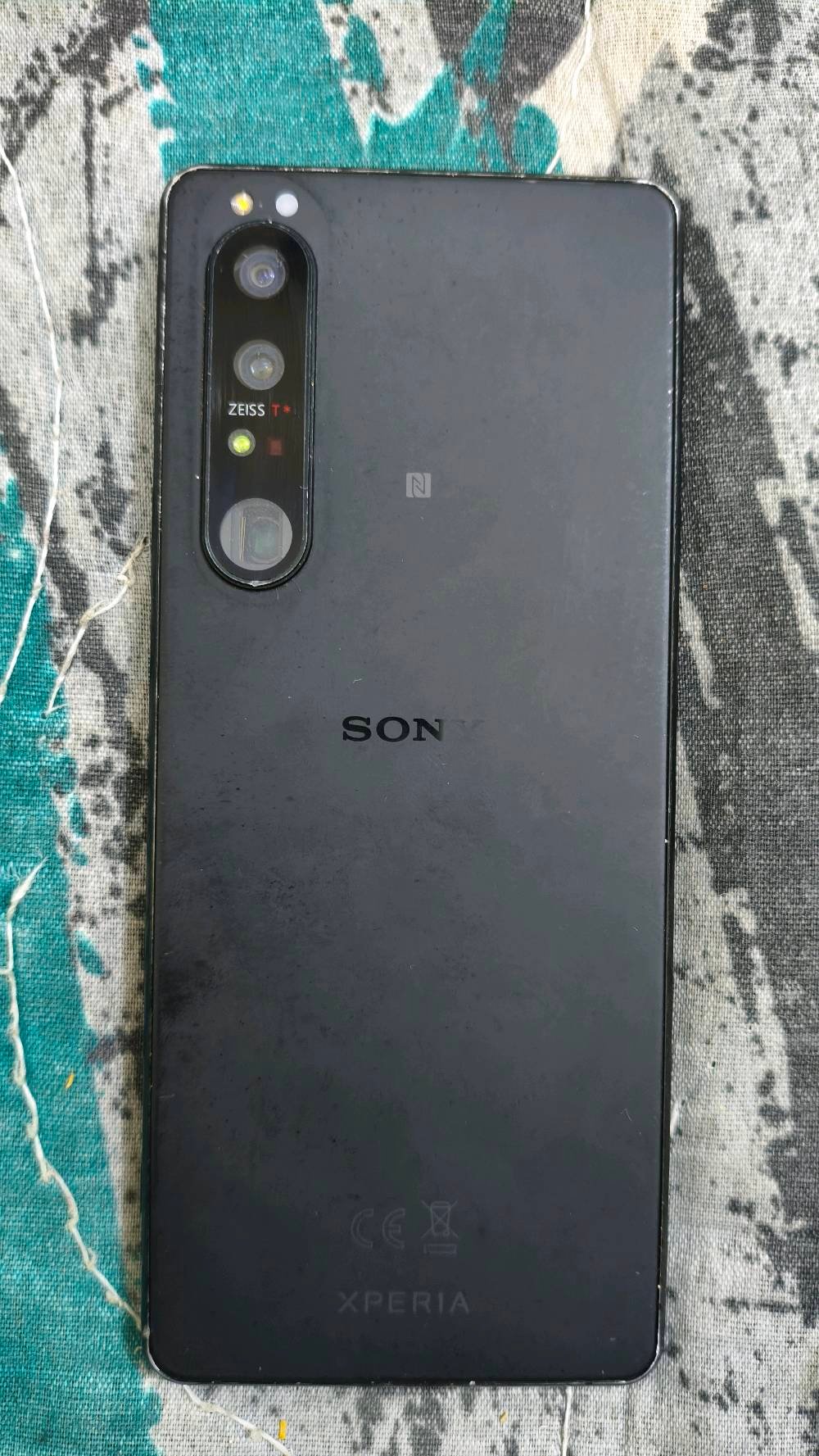 السلام وعليكم ، تلفون Sony Xperia (SO-51B) 
المساحة 256 الرام 12
المعالج Qualcomm Snapdragon 888 5G
شاشة 120 هرتز
بطارية 4500
السعر 150 وبي مجال بسيط حك الجية الاستفسار على الرقم 
***********