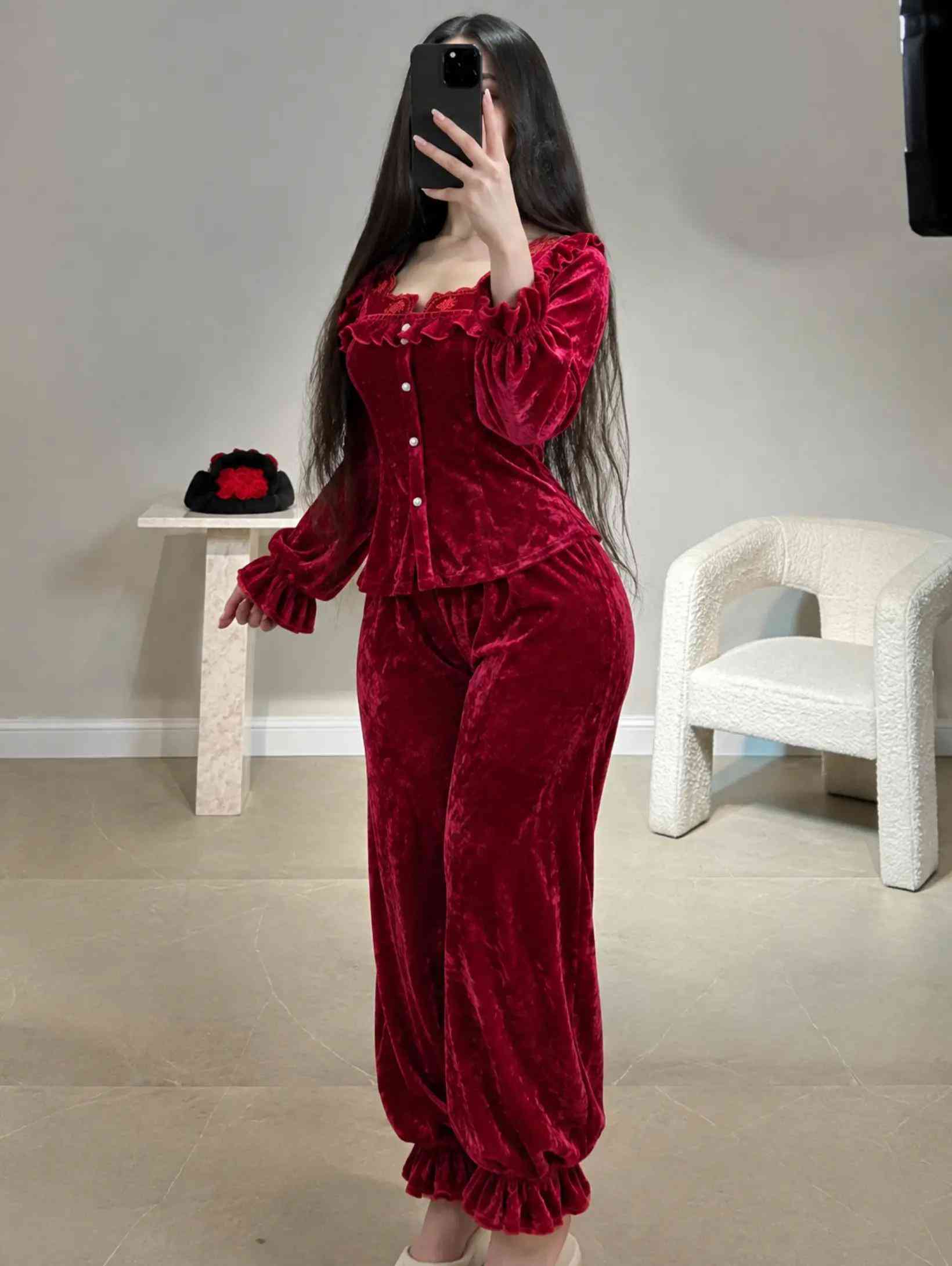 ملابس