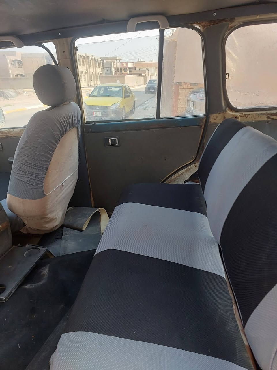 للبيع لاندكروز مديل ٨٨ محور مكينة وكير راس الثور السعر ٣٠ وبيه مجال المكان كربلاء الاتصال على الارقام *********** /***********
