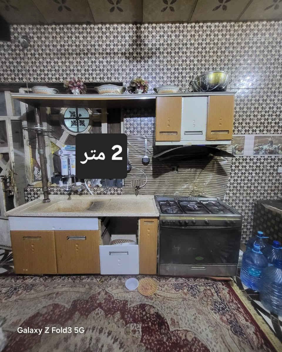 بيع سريع كاونتر مطبخ للبيع اخشاب درجه اولى تركي اصلي مرمر بحاجه لملاحظات بسيطه الابواب المخلوعه كلها موجوده السعر 400 الف للاستفسار الاتصال على الرقم 
*********** عمارة, ميسان

نص مكتوب في الصور:
- 3 متر
- Galaxy Z Fold3 5G
- Galaxy Z Fold3 5G 2 متر
- 2 متر Galaxy Z Fold3 5G