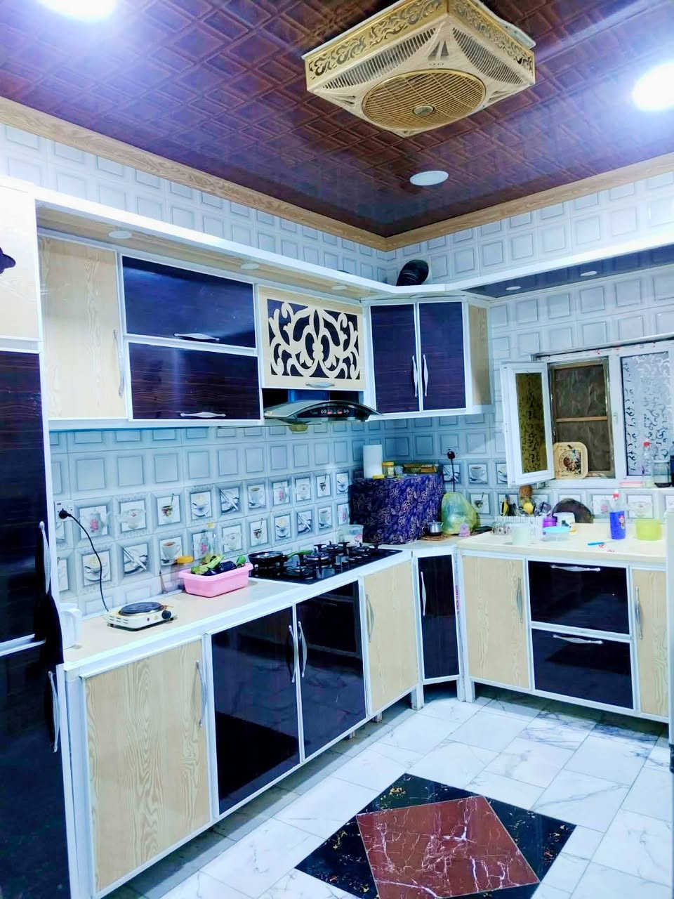 💢﷽..... شارع 20 قرب الحمام الحسيني ♥

💢معروض لدينا دار سكن بمساحه 100 متر مربع طابقين 🏛

💢 الدار بحاله جيده صالح للسكن 💥🖥💥

⭕ مشتملات البناء طابقين 🍁🍁

💢الطابق الأول.... غرفه.. صاله كبيرة.. مجموعه صحيه... مطبخ

 كبير.. منور.... استقبال... مجموعه صحيه خارجيه... طارمه🖥🌴🖥
💢الطابق الثاني... ثلاث غرف نوم مع صاله مع مجموعه صحيه 
ــــــــــــــــــــــــ
⭕موقع الدار جدا راقي  شارع ٢٠ قريب الحمام الحسيني 😘✈️
ــــــــــــــــــــ
الطابق الأول كونكريت والثاني عگاده... السطح اشتايكر... جيران ذهب
ومنطقه راقيه وتبليط وبالحبوبي🏛🖥🏛 بيت وسياره🚗🏦

السعر ١٦٥ مع مجال قليل االشراي.... 
ــــــــــــــــــــــــــــــــــــــــ
‏#للاستفار....... او لعرض عقارك......      🏛🖥🏛
‏
‏***********☎️***********☎️
‏
‏💢لمتابعةاحدث  العروض وافضلها انظم لقناتنا على الواتساب بالضغط على الرابط ادناه 👇 https://chat.whatsapp.com/JA9f5bBFuLKFBj2zfh4xL0?s=sh&p=a&ilr=0&amv=0
‏
