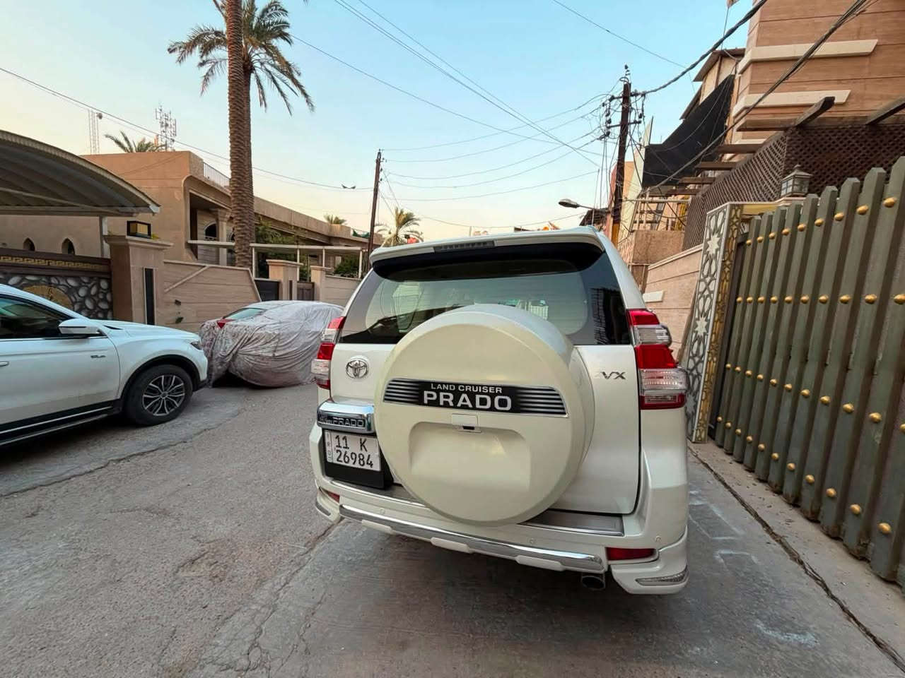 السلام عليكم برادو vx موديل 2014 خليجيه  
ماشيه 120 الف مكفولة بدون صبغ او ضربه 
فول 1/1 من كلشي اعلى موصفات 
السياره كلش نضيفه ومابيها اي مشاكل 
والمحرك والكير كلش تمام وعل فحص 
السعر 325 وبيها مجال بسيط
واذا ما يعجبك السعر اترك كلمة طيبه وكلشي موجود بالسوك  
مكان السياره بالجادريه واي استفسار اني حاضر 
*********** محمد
