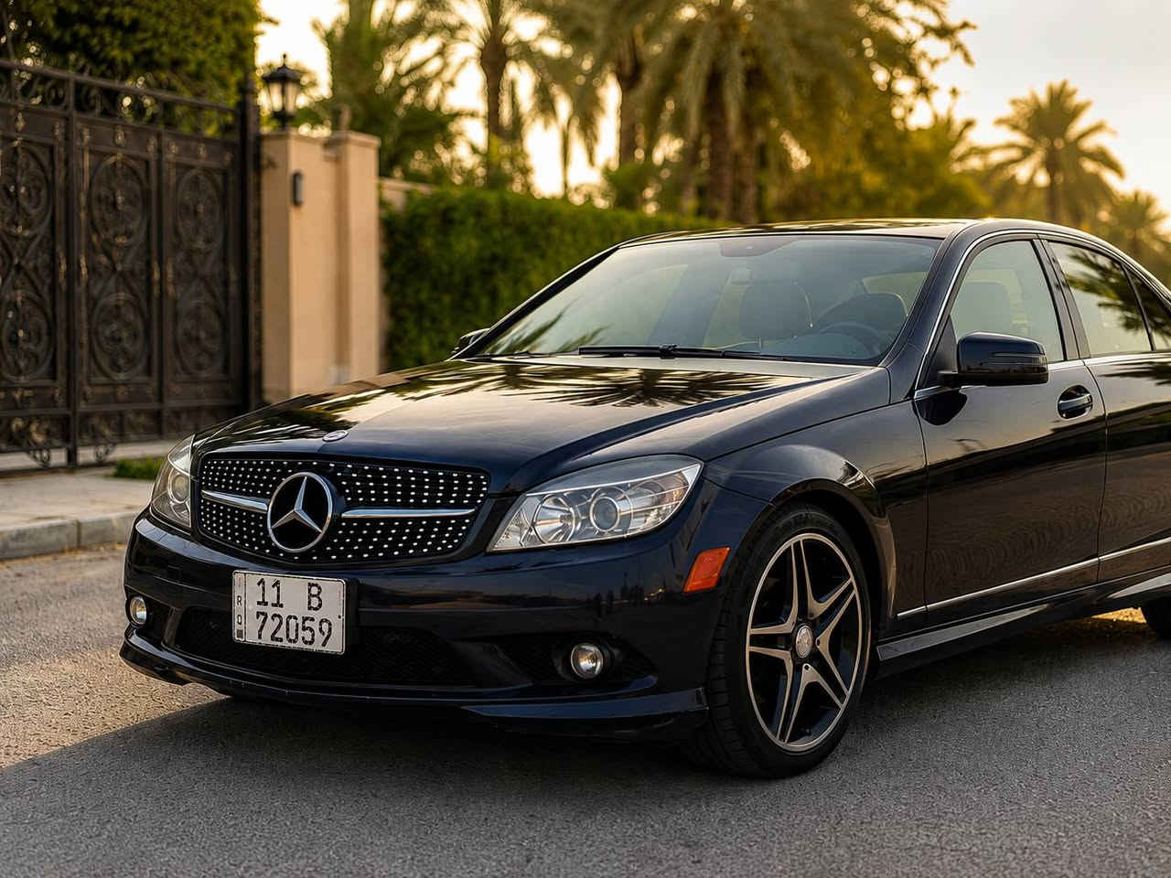 🔥 للبيع او مراوس  مرسيدس C300 موديل 2010 🔥

🚘 اللون: نيلي صدفي مميز جداً، لون راقي وحلو بالواقع أكثر من الصور.
📌 السيارة باسمي ورقمها إنجليزي.
📌 الممشى: 112–115 ألف تقريباً، ممشى قليل بالنسبة للموديل.
📌 المكينة: 3500 V6، أداء قوي ومرغوبة.
📌 الجير: أوتوماتيك 7 نمر.

✨ فول مواصفات VIP للأخير:
• فتحة سقف
• إشارات بالمرايات
• تحكم ستيرن
• ستيرن كهرباء
• كشنات كهربائية
• تدفئة وتبريد للكشنات
• تحكم مناخ وتبريد مركزي
• ثلاجة/تبريد مركزي
• كت AMG كامل
• تخم تايرات AMG
• بطارية جديدة، توني شادها
• صدر جديد ونظافة عالية جداً
• حدادة مية بالمية
• بيها صبغ قطعتين فقط، بدون دواخل، مجرد صبغ خارجي.

💎 السيارة خير من الله وما ناقصها شي، مجهزة وجاهزة للاستخدام، ونظافتها تفرض نفسها.

📞 للجادين فقط، *********** علما ان نهاية الرقم 0770  مكاني بغداد
