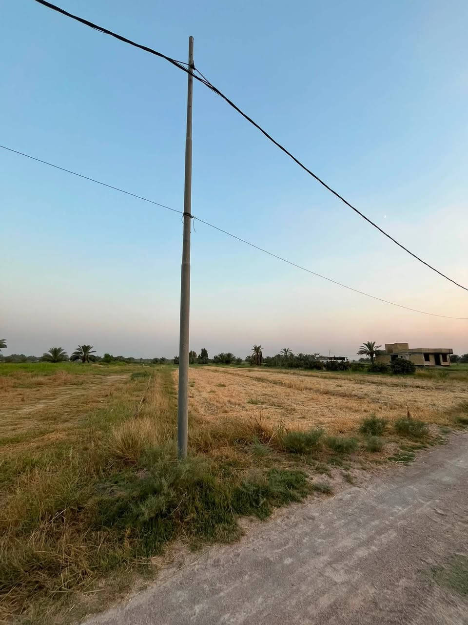 يالله السلام عليكم
🌴 للبيع أرض زراعية مميزة 🌾

المساحه : دونم وربع 
المساحة الكلية: 3125 م²
ارض جاهزه للسكن او زراعه يتوفر بيها
كهرباء وماء بالاضافه إلى قريبه على 
شارع تبليط مسافه 100 متر أو اقل 

📍 الموقع ابي غرق _ الرغيله _ منطقه زغيب 
📞 للاستفسار : ‭***********‬ / ‭***********‬

