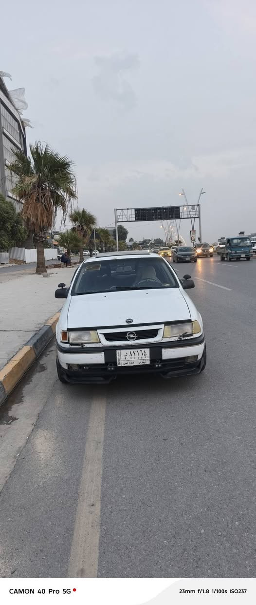 اوبل فيكترا • ٩١ • محرك 18