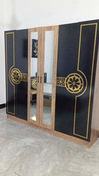 غرفه. اخشاب جديده ما مستخدمه ابد ولا نايم عليه السعر 500  وبيه مجال مك...