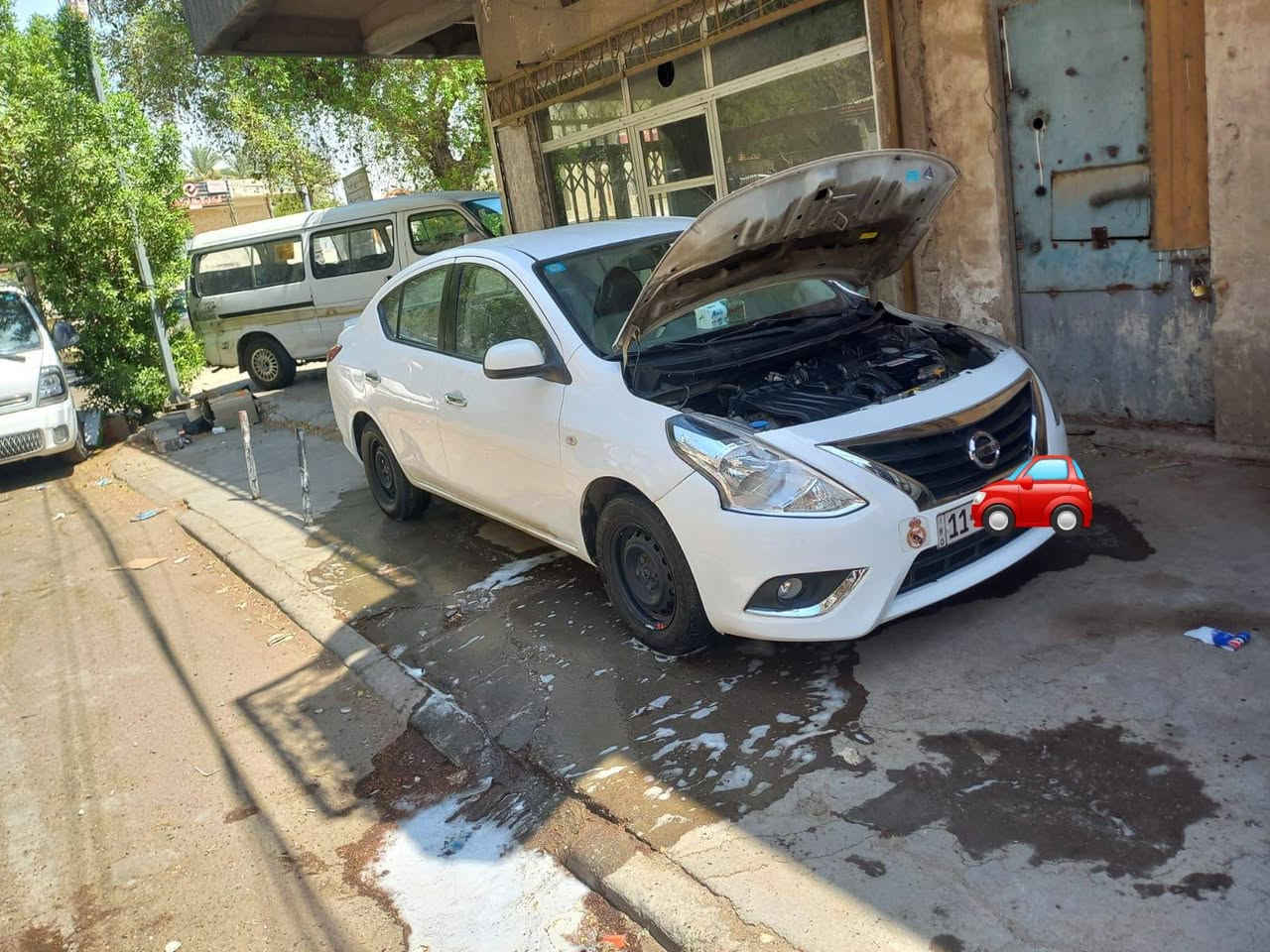 السلام عليكم 
سياره سني مديل 19 ماشيه 78 سياره بيها عده مكانات بارد بالجاملغ وبالباب وبيها رصعات بالقماره سياره جديده مدوشمه كله جلد  
هزه جديده 
سنويه جديده 
سياره جاهزه 
سعرها 95 
الاستفسار ع رقم مامتواجد ع فيس 
رقم الهاتف ***********
