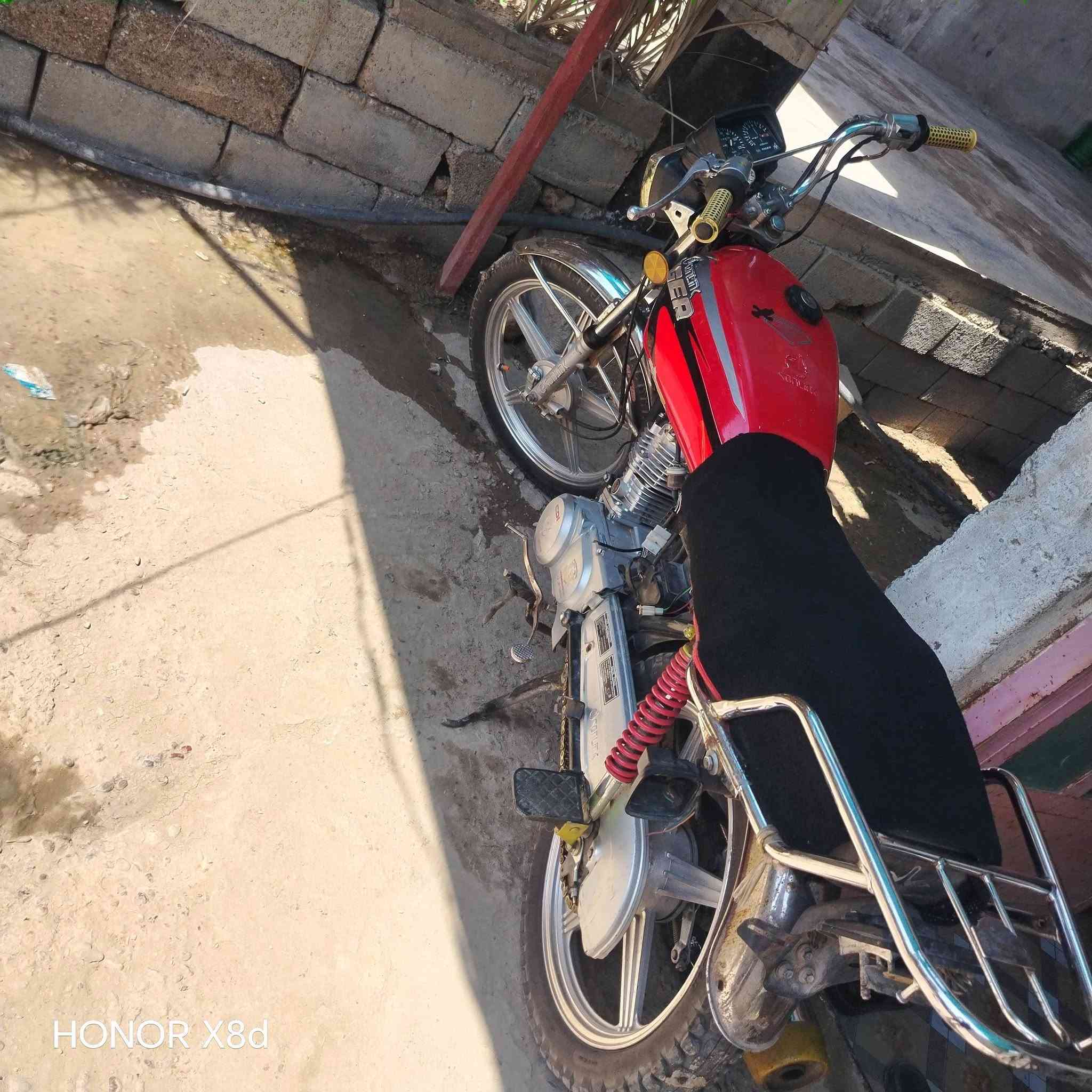 لسلام عليكم دراجة ايراني  اربعة كير حلوة رايده 275 وبيه مجال 
***********عنوان بغداد لبياع شرطة لخامسة سويب
