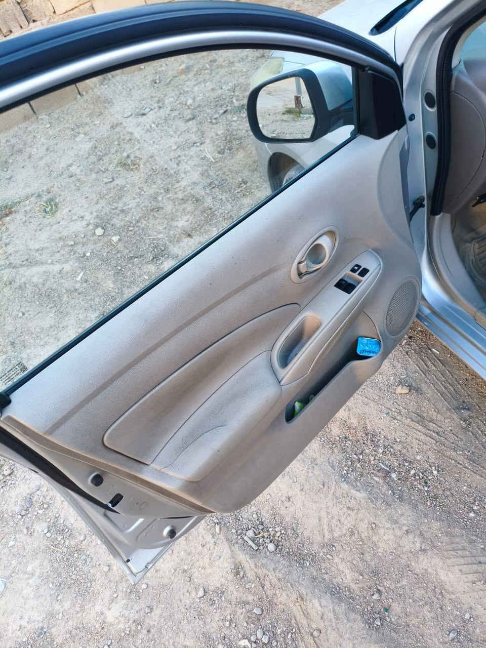 نيسان هندي موديل 2015 
البليتة الزركة  
كفالة من التبديل والصبغ 
رقم سليمانة 
تريد تحويل تريد وكالة الهزة مالتها ماساقطة 
مابيها نقص سيارة جاهزة من الدعامية للدعامية السونار مرفق مع الصور 
مكانها :بابل الحصوة 
السعر :٨٣ 
واتساب او اتصال ***********
