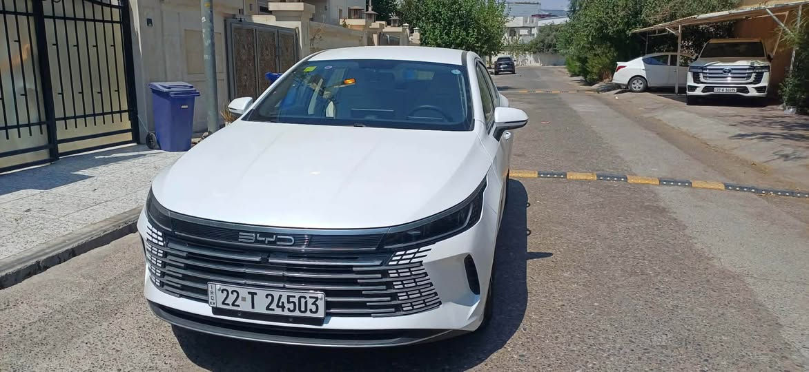 بسم الله الرحمن الرحيم 

BYD ( Destroyer 05 ) DM-i 2025 

سەیارەکە زۆر جوان و بێ موشکیلەیە 4700 کم ڕۆیشتوە ،

ئەشیای خۆی کامل لەگەڵ ماوە بیلادی
بەرگە کوشینی بیلادی لۆ داندرایە بەرگی سوکان ppf ی بەرە دەرگاکان درعی شاشە کامل جاهز 
٢ سویچ و ٢ کارتی بیلادی
گاعیە ی بیلادی
شاشە گەورەیە و بە کارەبایی دەسوڕێ 
لە کاتی بەگ دانان پێت دەڵێ چەند سانتیم ماوە

ئۆتۆ هۆڵد و برێک بەسمەیە
٥٥ کم بە یەك شەحن دەڕوا ت و ١١٢٥ کم بە یەک تانکی بەنزین تانکی ٤٥ لیترە
ویل کڕۆمە
کوشین سپۆڕتە و ناوی سپی و شینە 
سەیارەیەکی زۆر موریح و بە قوەتە
(ماشاء الله )بە دەردی کابرا گۆتی دەرێی تۆپە لاستیقە 😂 

١٤٠ وەرەقە و مەجالەکی برایانە
*********** أربيل, العراق
