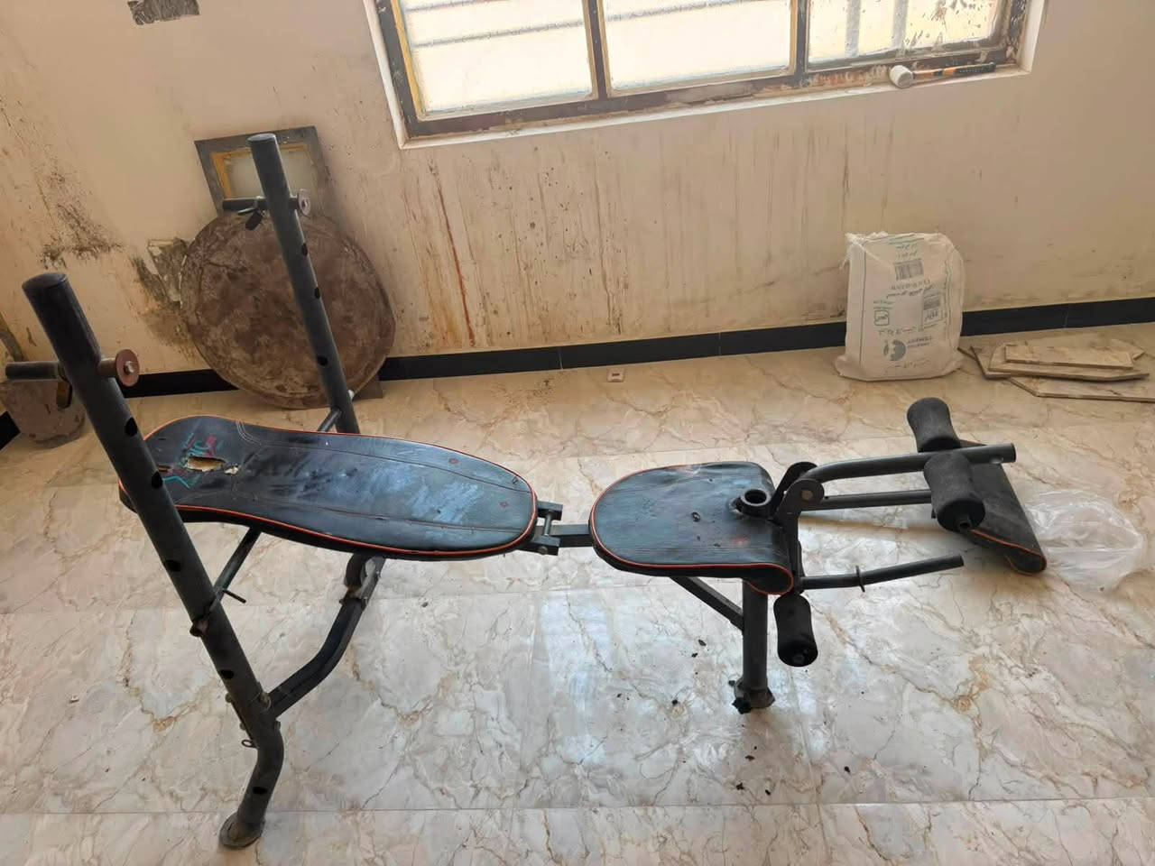 مصطبه حديد ٣ اوضاع و ساعد وقدم + حقيبة اوزان ٥٥ كيلو ودمبلص وشفت عدل ومائل
السعر كلهن ب٢٠٠
المصطبة ب ٧٠
الحقيبة ب ١٣٠
مكان ناصريه مركز 
***********
