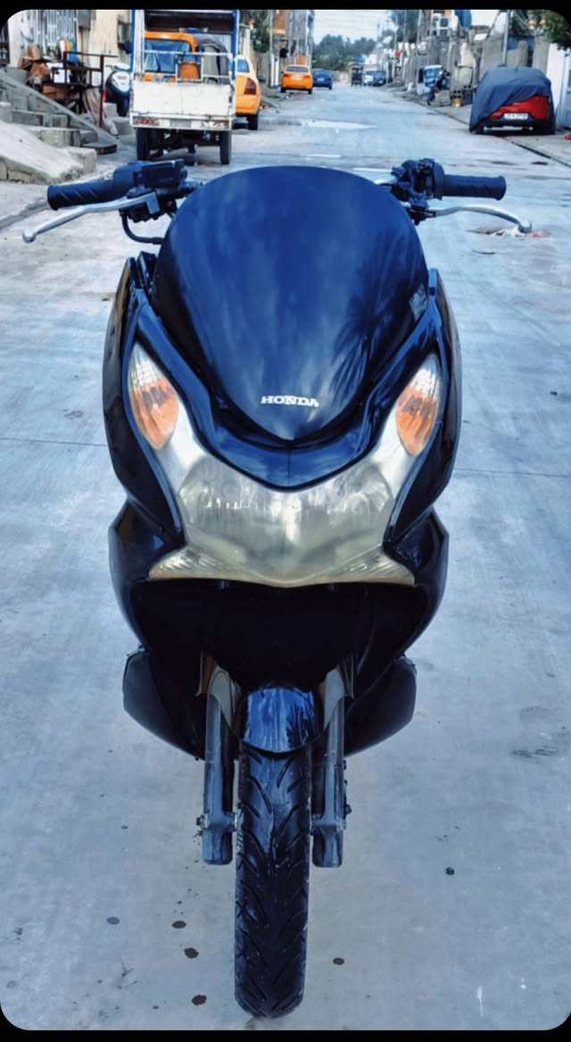PCX • الجيل الاول • مكينته خرسه